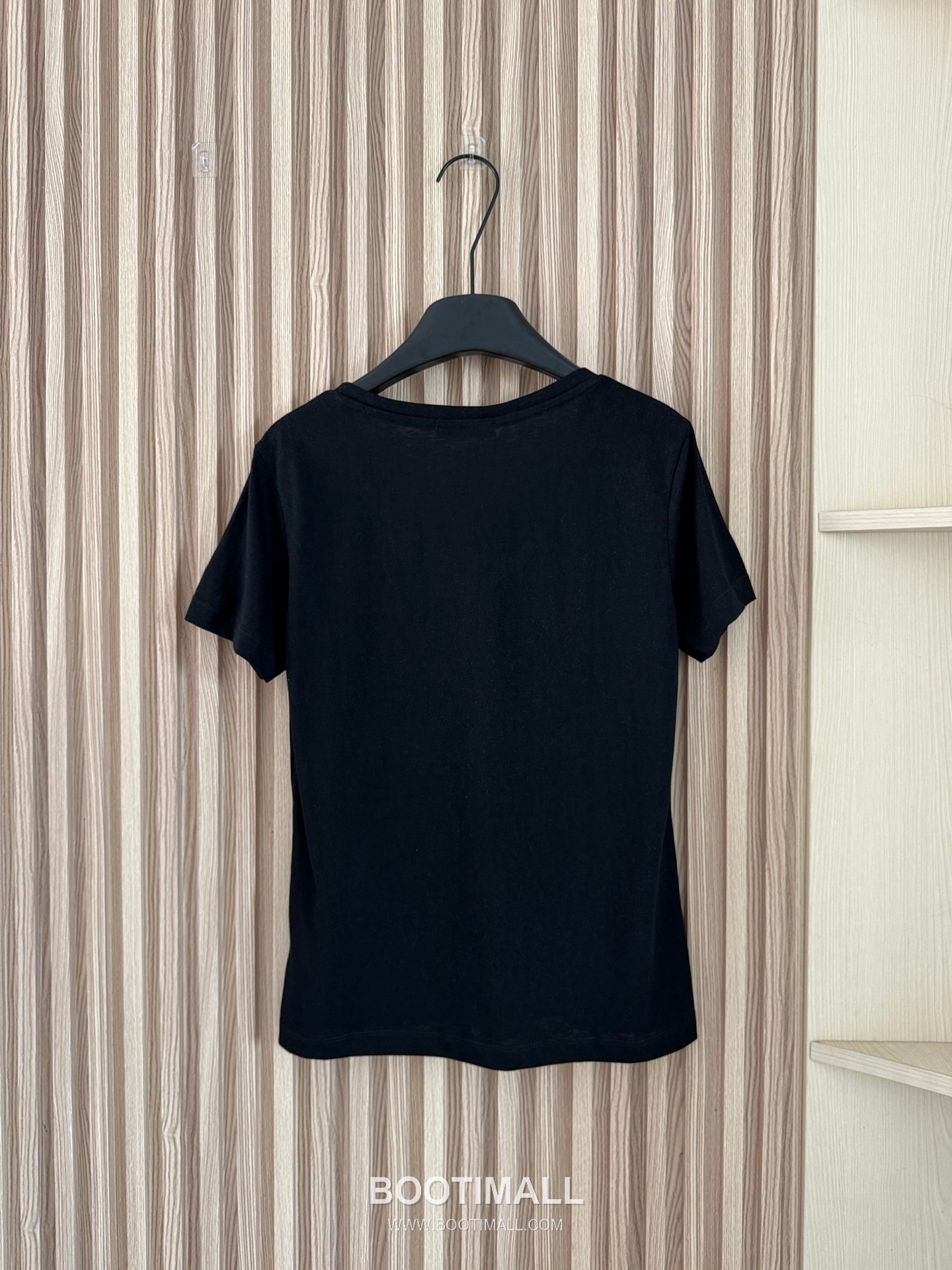 프라다 2026SS 슬럽코튼 트라이앵글로고 슬림핏 브이넥 반팔 티셔츠 Prada 2026 SS Slub Cotton Triangle Logo Slim Fit V Neck Short Sleeve T Shirt 14