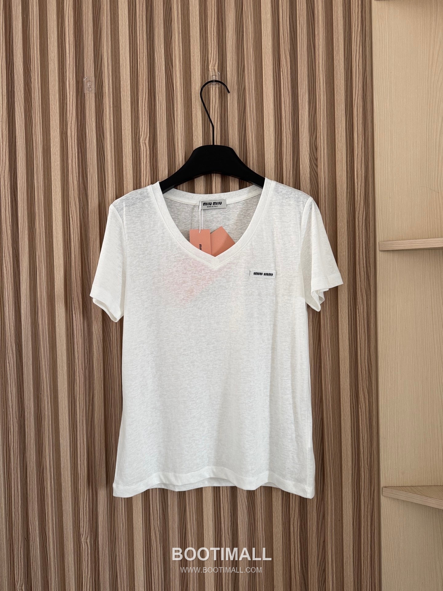 프라다 2026SS 슬럽코튼 트라이앵글로고 슬림핏 브이넥 반팔 티셔츠 Prada 2026 SS Slub Cotton Triangle Logo Slim Fit V Neck Short Sleeve T Shirt 15