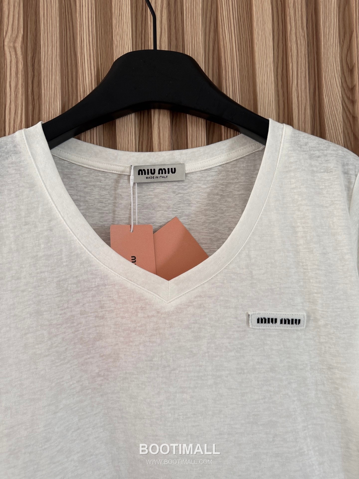 프라다 2026SS 슬럽코튼 트라이앵글로고 슬림핏 브이넥 반팔 티셔츠 Prada 2026 SS Slub Cotton Triangle Logo Slim Fit V Neck Short Sleeve T Shirt 17