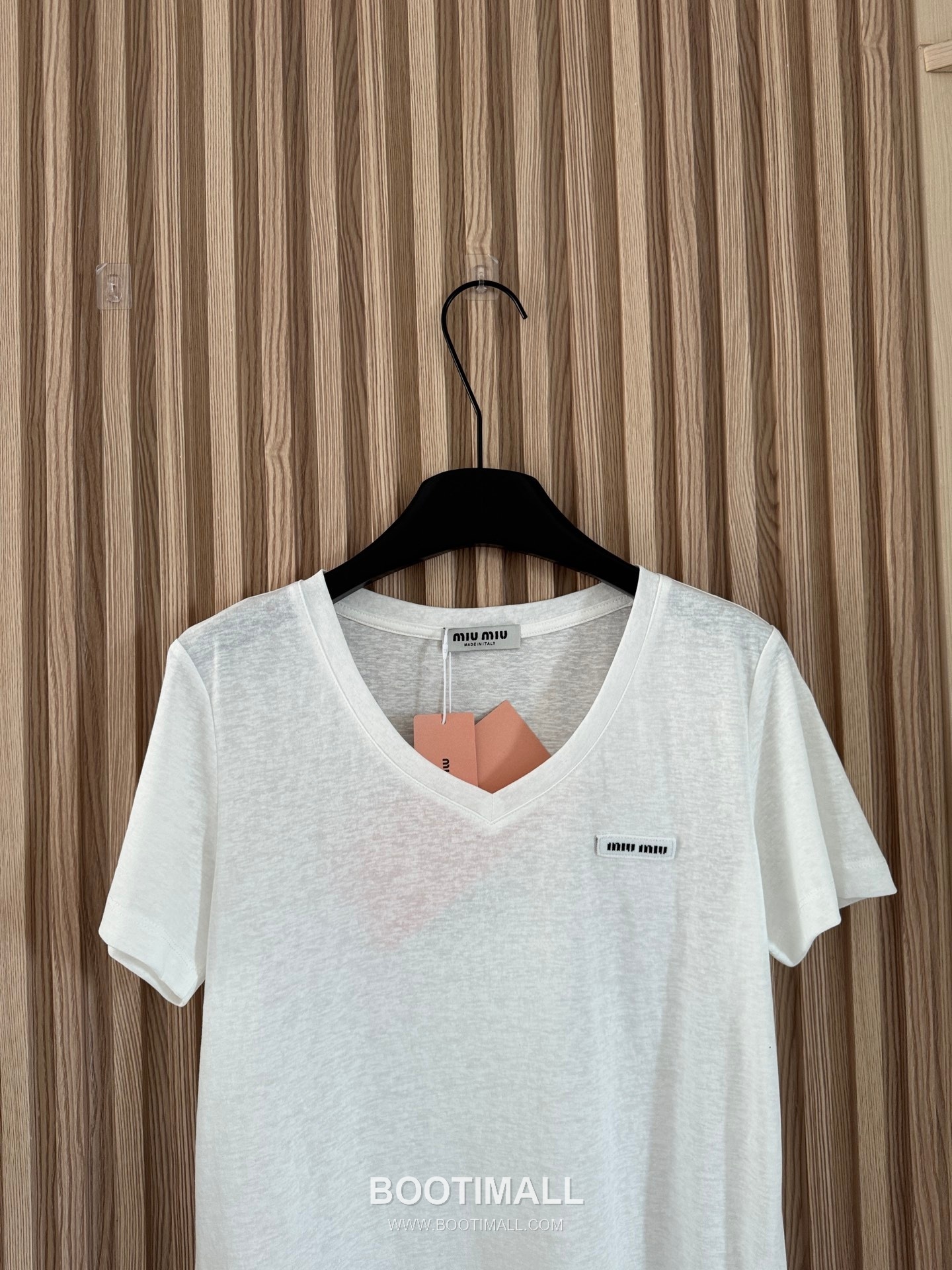 프라다 2026SS 슬럽코튼 트라이앵글로고 슬림핏 브이넥 반팔 티셔츠 Prada 2026 SS Slub Cotton Triangle Logo Slim Fit V Neck Short Sleeve T Shirt 18