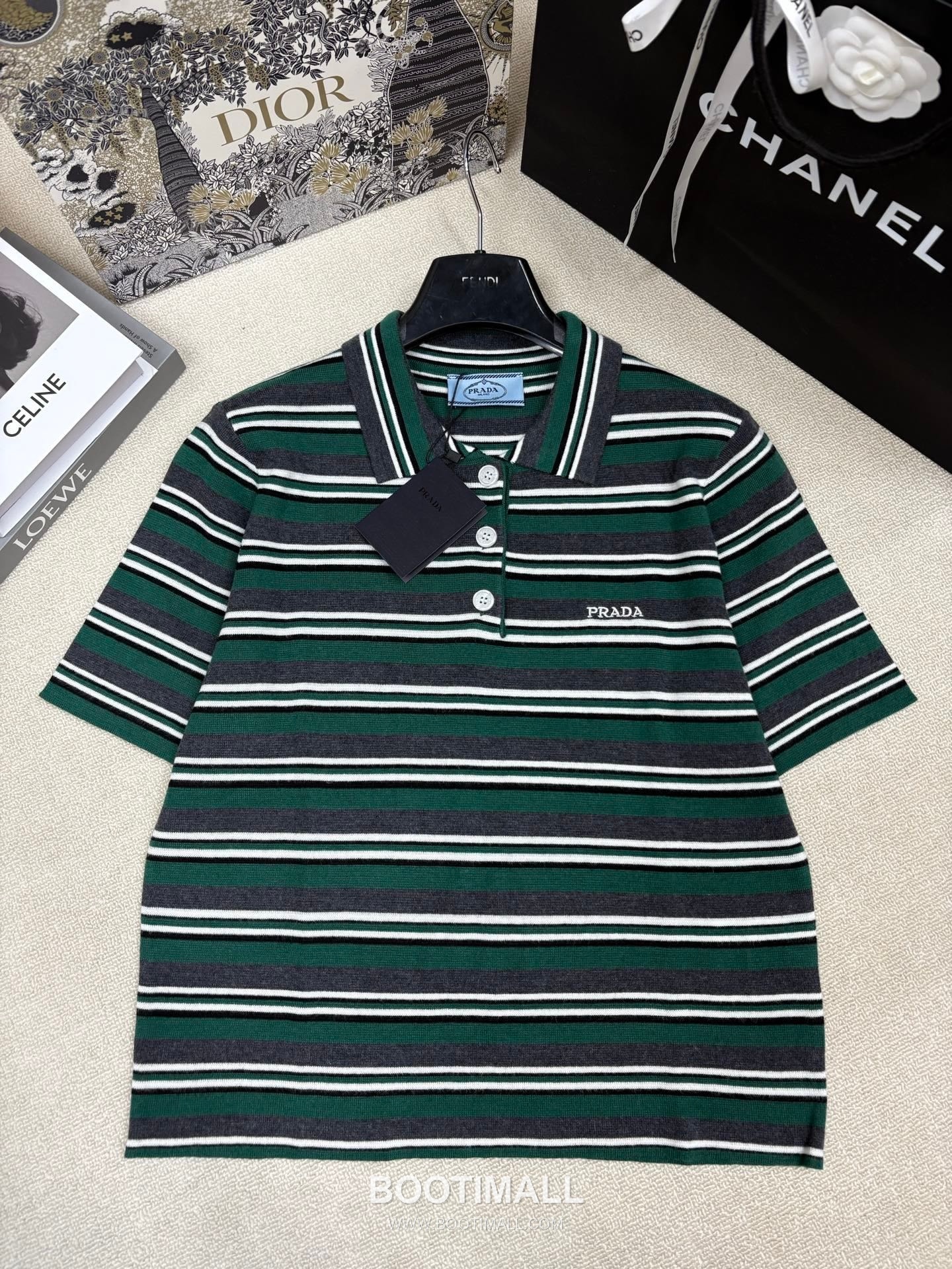 디올 2026SS 울코튼 혼방 스트라이프 로고자수 슬림핏 폴로 반팔 니트 Dior 2026 SS Wool Cotton Blend Stripe Logo Embroidered Slim Fit Polo Short Sleeve Knit 5