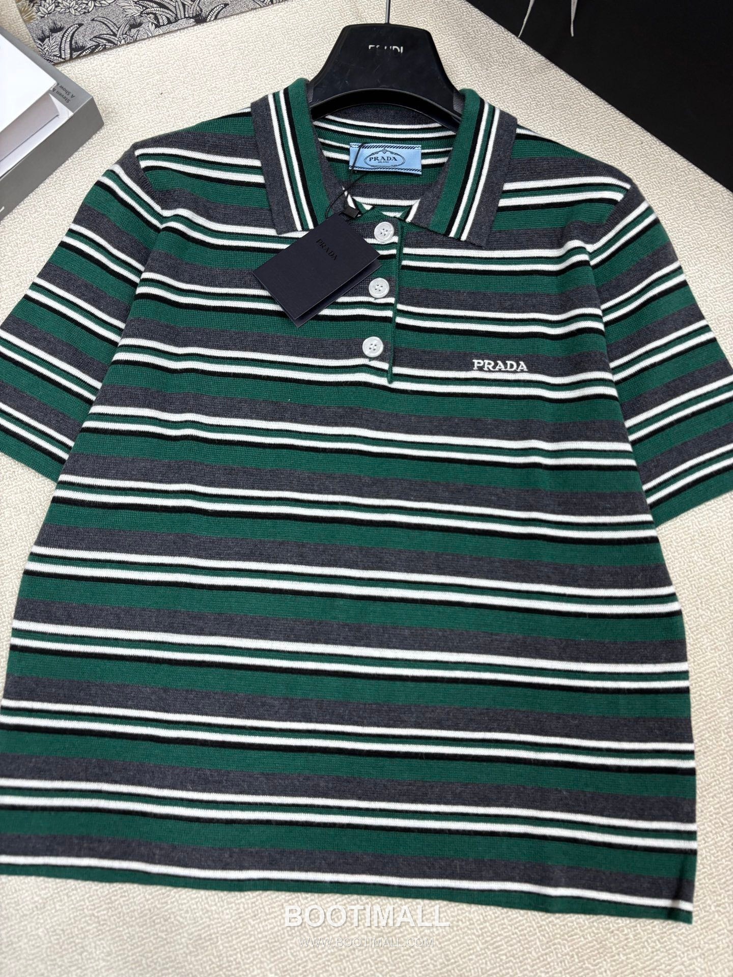 디올 2026SS 울코튼 혼방 스트라이프 로고자수 슬림핏 폴로 반팔 니트 Dior 2026 SS Wool Cotton Blend Stripe Logo Embroidered Slim Fit Polo Short Sleeve Knit 6