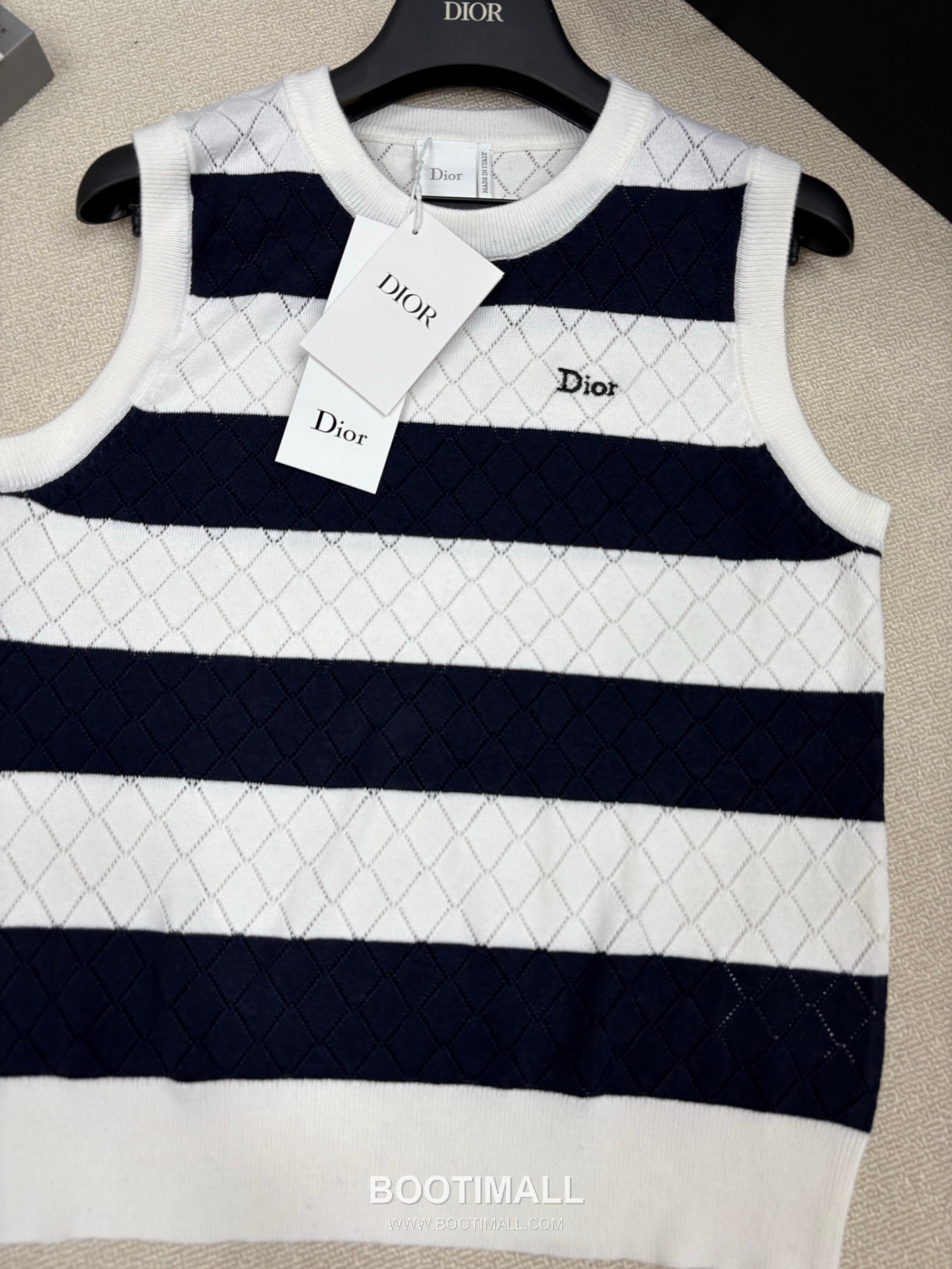 디올 2026SS 캐시미어실크 혼방 스트라이프 다이아자카드 로고자수 슬림핏 슬리브리스 니트 Dior 2026 SS Cashmere Silk Blend Stripe Diamond Jacquard Logo Embroidered Slim Fit Sleeveless Knit 6
