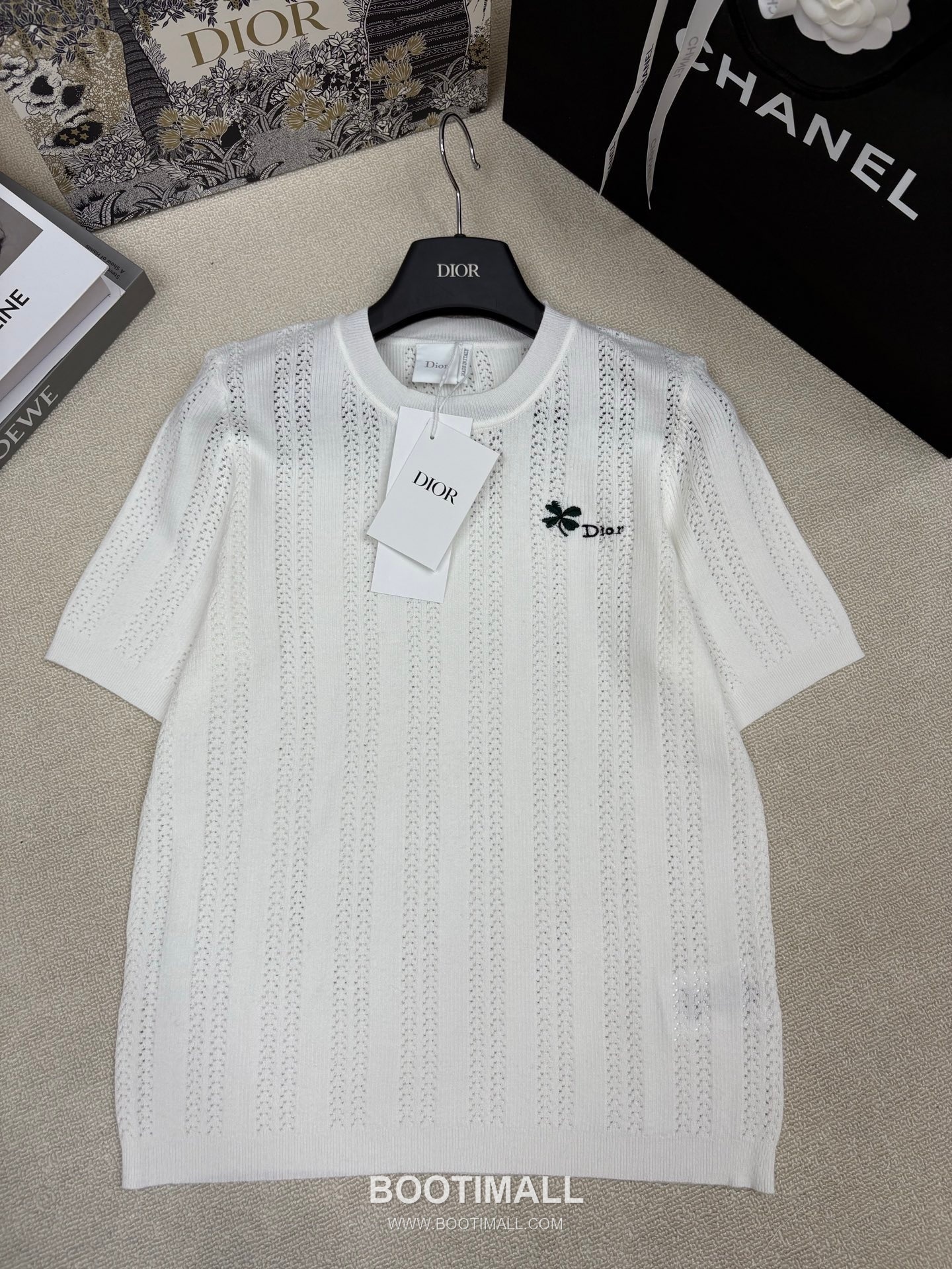 디올 2026SS 캐시미어실크 혼방 오픈워크 플로럴 로고자수 슬림핏 반팔 니트 Dior 2026 SS Cashmere Silk Blend Openwork Floral Logo Embroidered Slim Fit Short Sleeve Knit 5