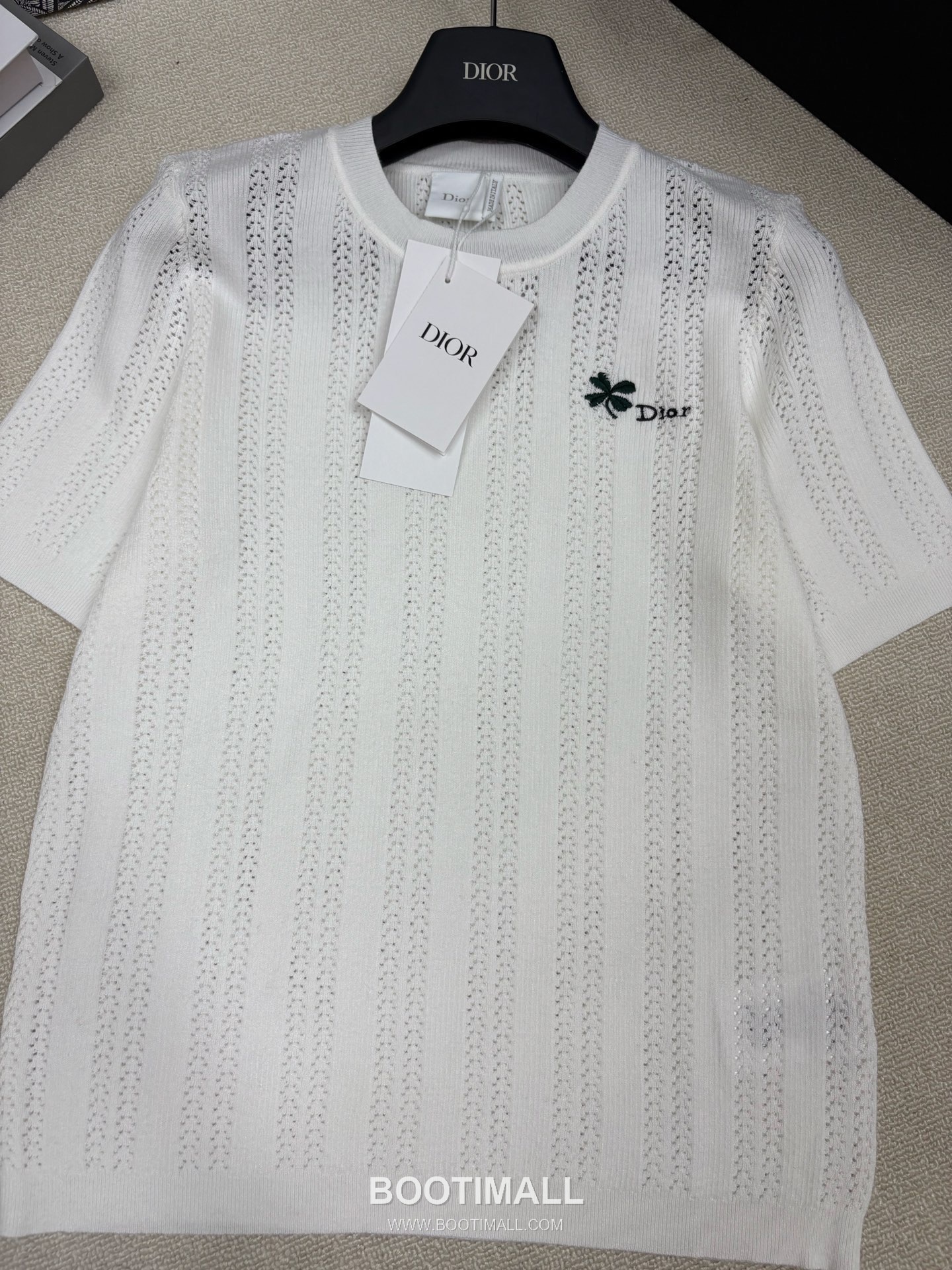 디올 2026SS 캐시미어실크 혼방 오픈워크 플로럴 로고자수 슬림핏 반팔 니트 Dior 2026 SS Cashmere Silk Blend Openwork Floral Logo Embroidered Slim Fit Short Sleeve Knit 6