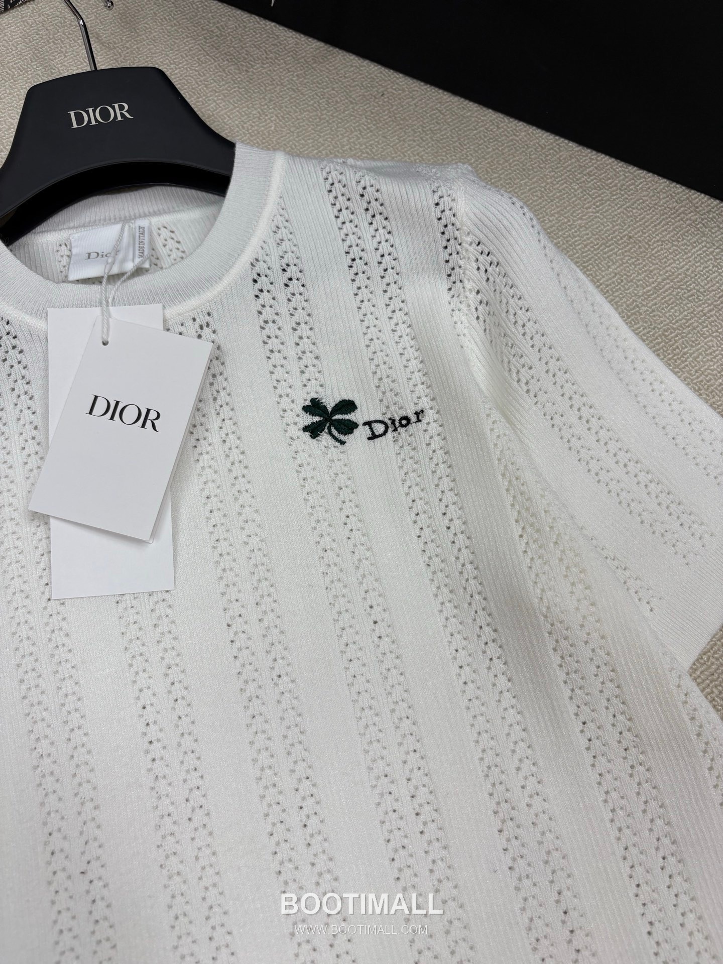 디올 2026SS 캐시미어실크 혼방 오픈워크 플로럴 로고자수 슬림핏 반팔 니트 Dior 2026 SS Cashmere Silk Blend Openwork Floral Logo Embroidered Slim Fit Short Sleeve Knit 8