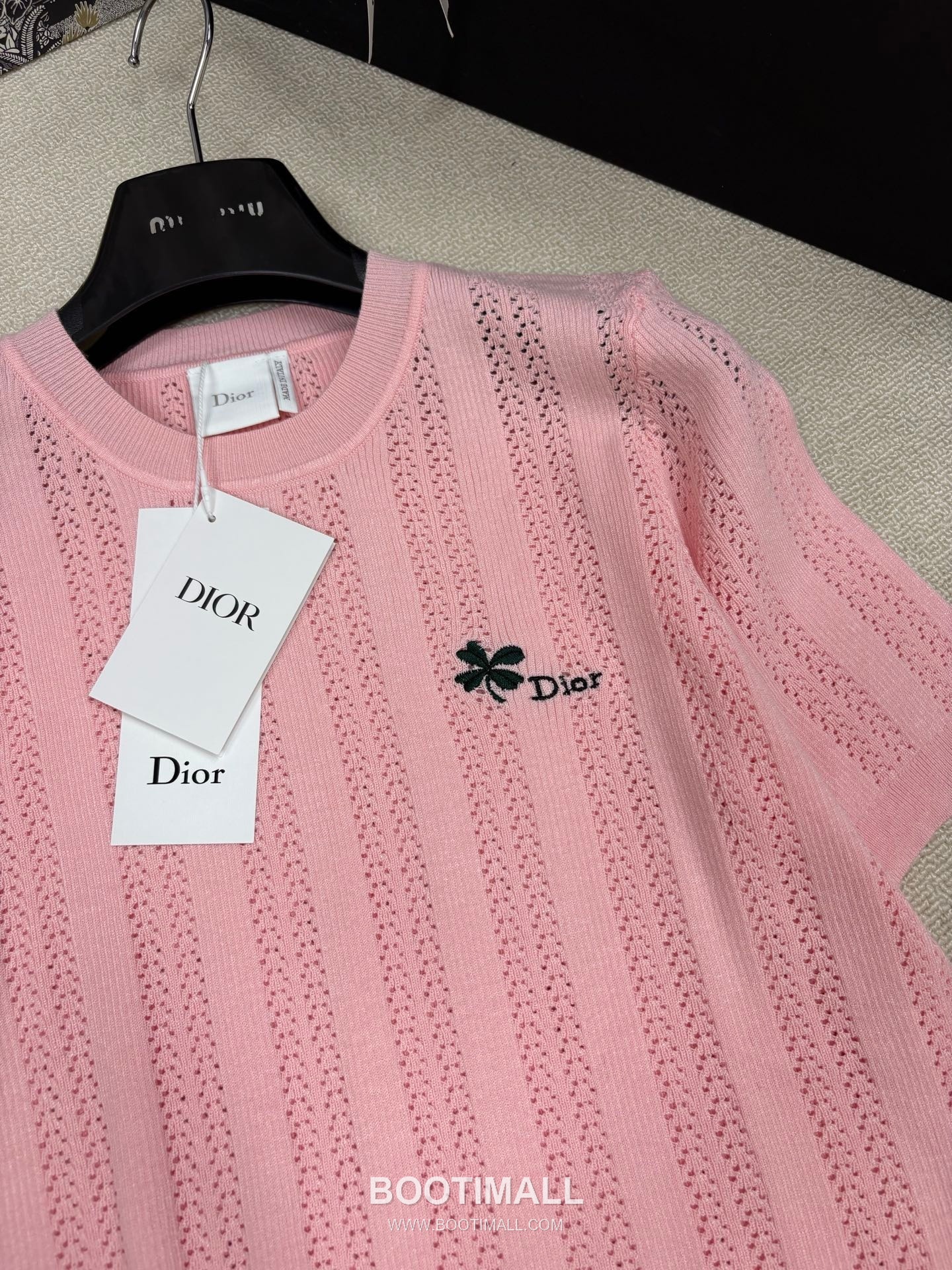 디올 2026SS 캐시미어실크 혼방 오픈워크 플로럴 로고자수 슬림핏 반팔 니트 Dior 2026 SS Cashmere Silk Blend Openwork Floral Logo Embroidered Slim Fit Short Sleeve Knit 8