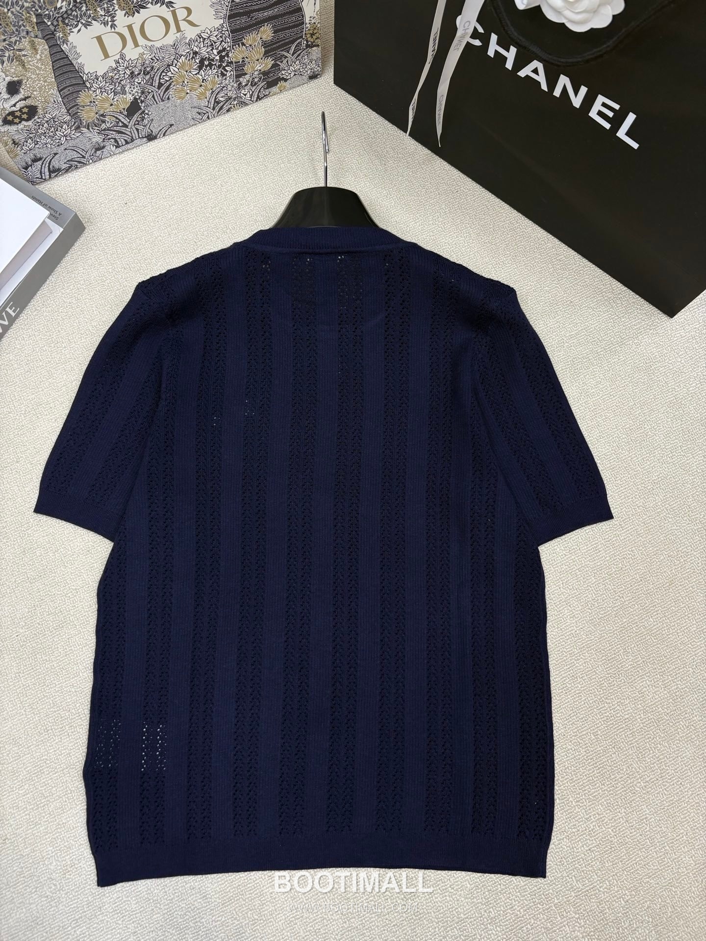 디올 2026SS 캐시미어실크 혼방 오픈워크 플로럴 로고자수 슬림핏 반팔 니트 Dior 2026 SS Cashmere Silk Blend Openwork Floral Logo Embroidered Slim Fit Short Sleeve Knit 9