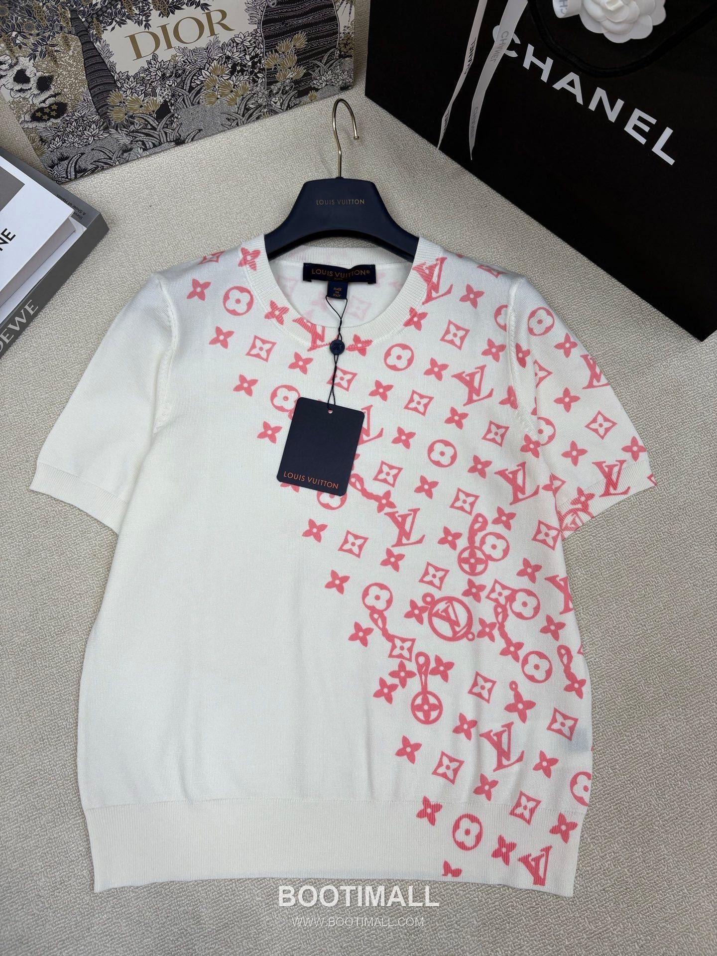 디올 2026SS 실크혼방 하프컬러 로고프린트 레귤러핏 반팔 니트 Dior 2026 SS Silk Blend Half Color Logo Print Regular Fit Short Sleeve Knit 5