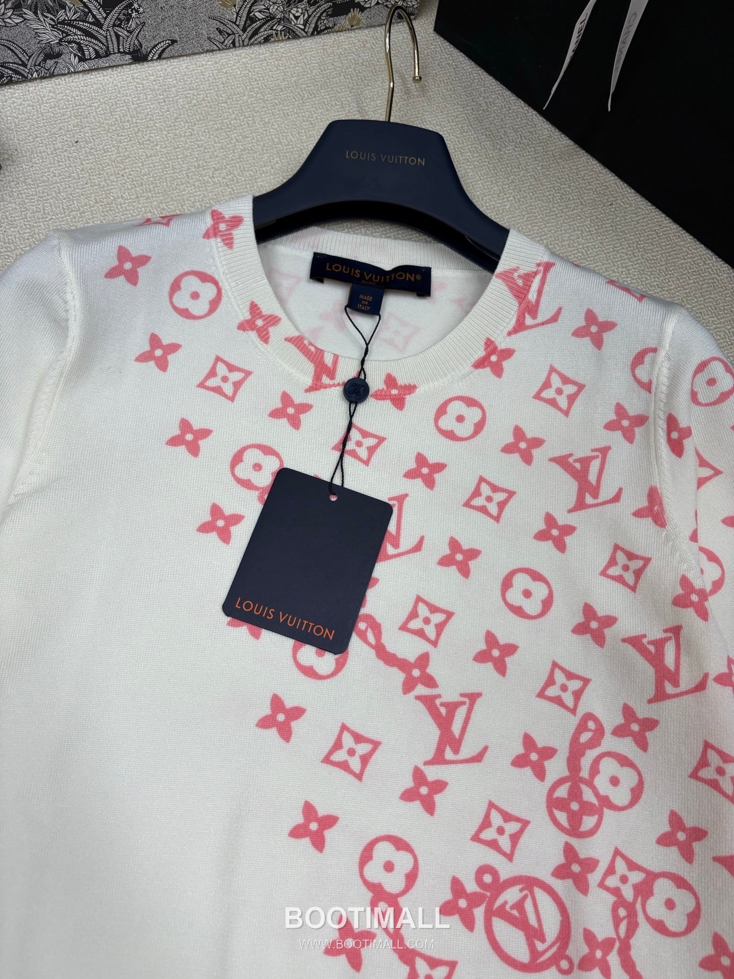 디올 2026SS 실크혼방 하프컬러 로고프린트 레귤러핏 반팔 니트 Dior 2026 SS Silk Blend Half Color Logo Print Regular Fit Short Sleeve Knit 7