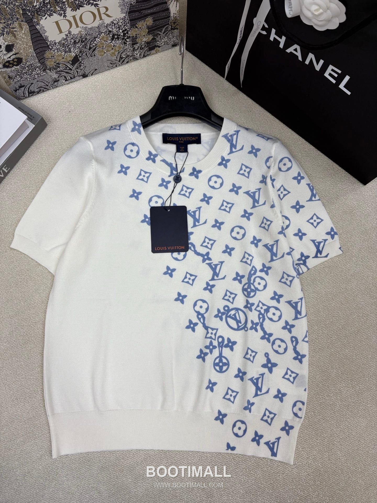 디올 2026SS 실크혼방 하프컬러 로고프린트 레귤러핏 반팔 니트 Dior 2026 SS Silk Blend Half Color Logo Print Regular Fit Short Sleeve Knit 5
