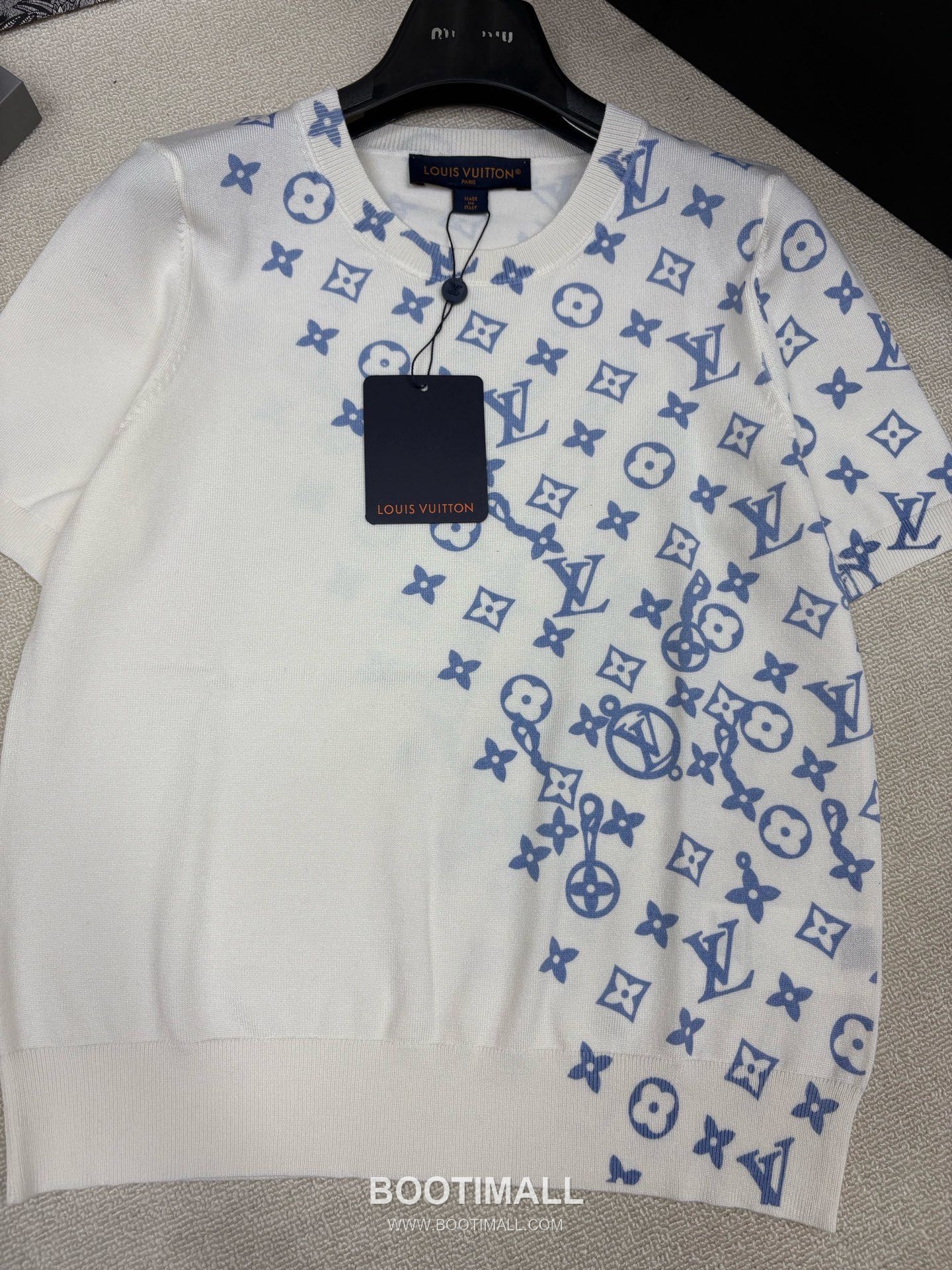 디올 2026SS 실크혼방 하프컬러 로고프린트 레귤러핏 반팔 니트 Dior 2026 SS Silk Blend Half Color Logo Print Regular Fit Short Sleeve Knit 7