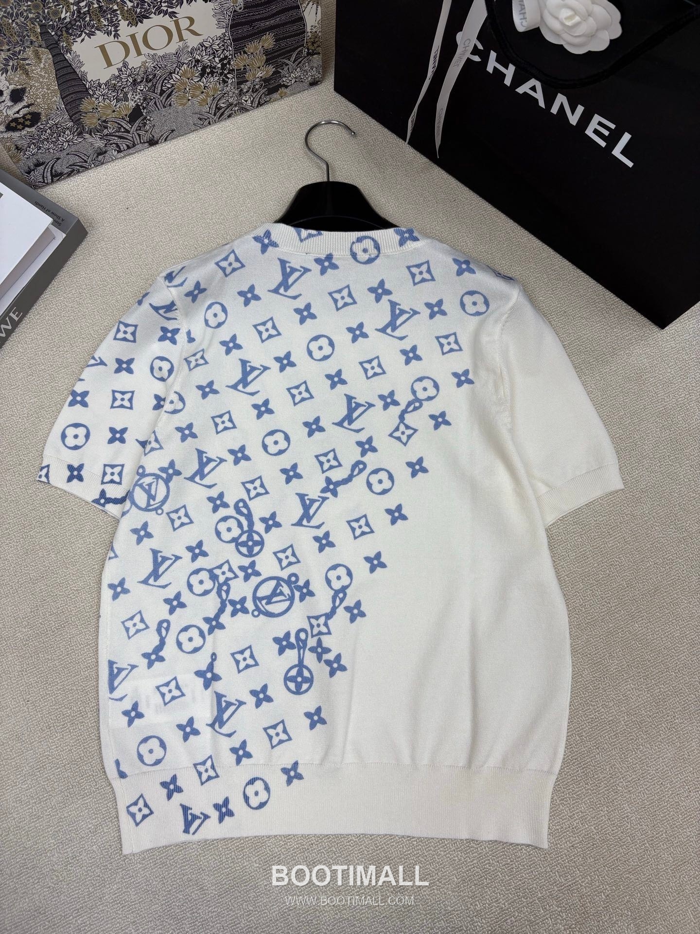 디올 2026SS 실크혼방 하프컬러 로고프린트 레귤러핏 반팔 니트 Dior 2026 SS Silk Blend Half Color Logo Print Regular Fit Short Sleeve Knit 10