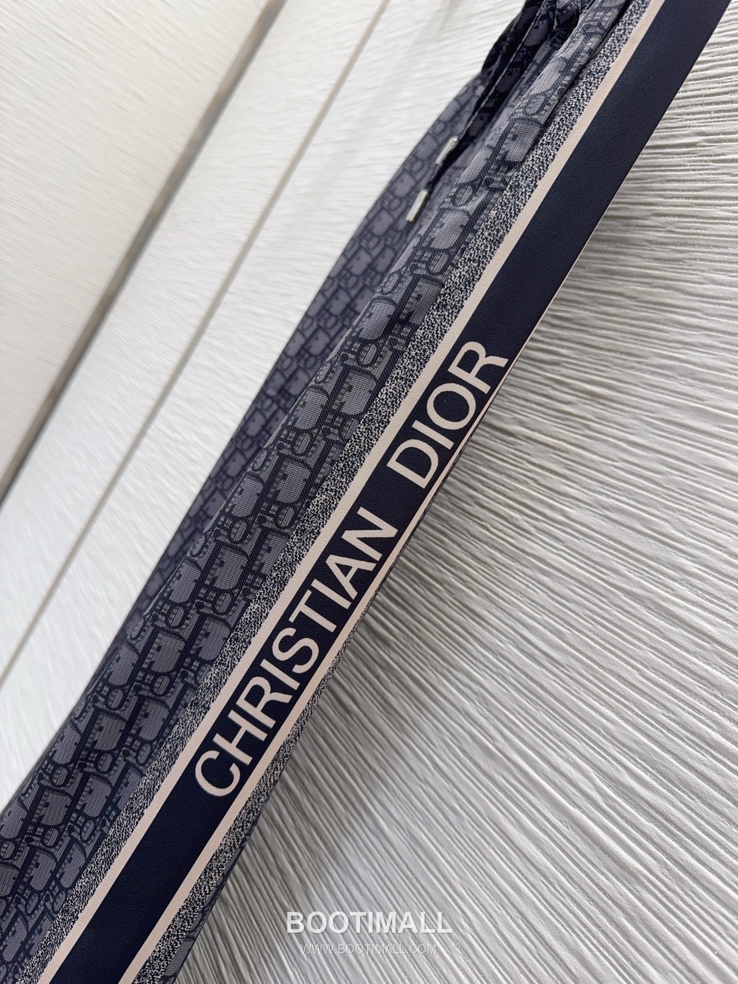 루이비통 2026SS 기능성 패브릭 모노그램 올오버 로고밴딩 루즈핏 롱팬츠 Louis Vuitton 2026 SS Functional Fabric Monogram All Over Logo Elastic Waist Loose Fit Long Pants 13