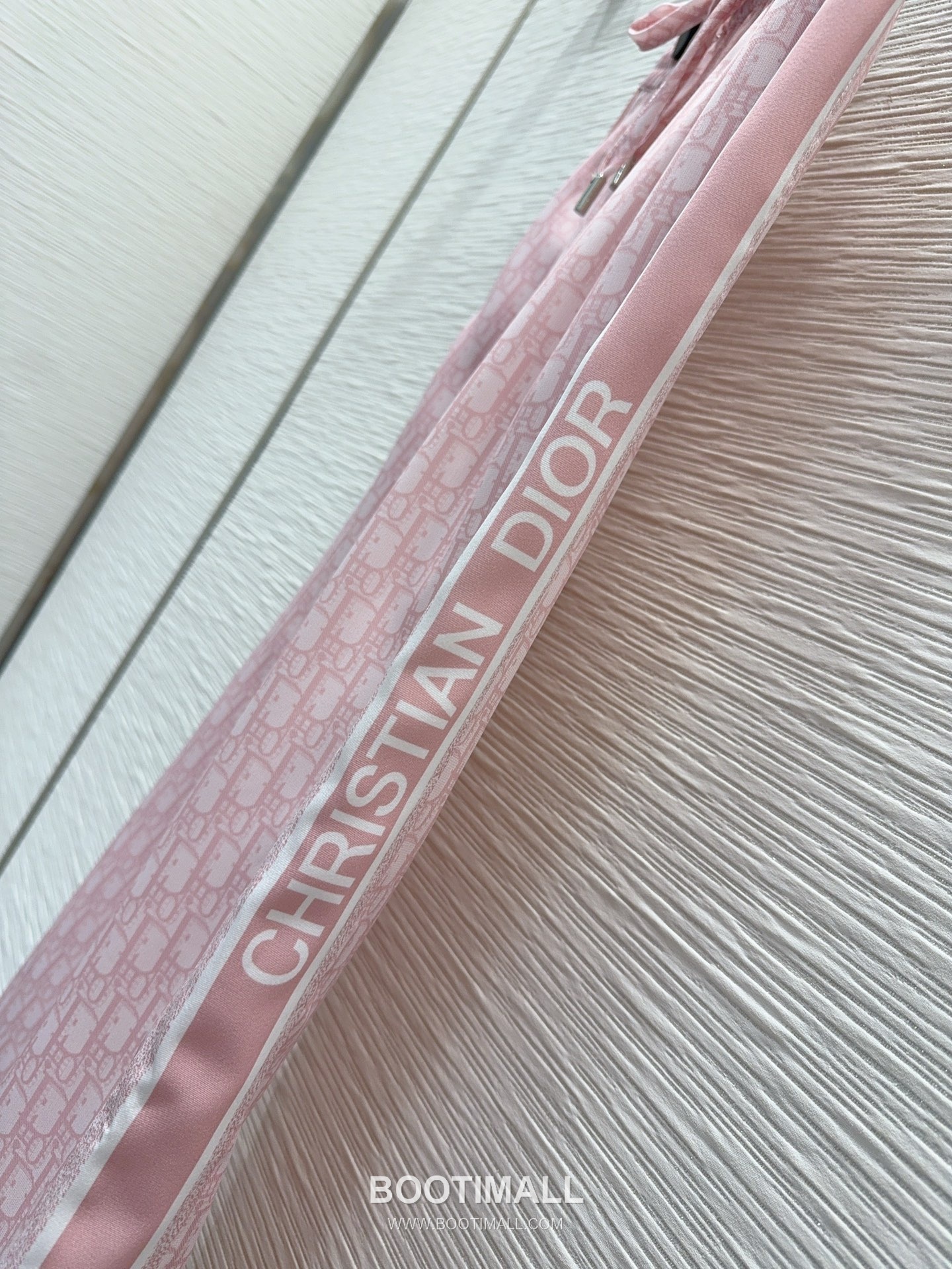 루이비통 2026SS 기능성 패브릭 모노그램 올오버 로고밴딩 루즈핏 롱팬츠 Louis Vuitton 2026 SS Functional Fabric Monogram All Over Logo Elastic Waist Loose Fit Long Pants 13