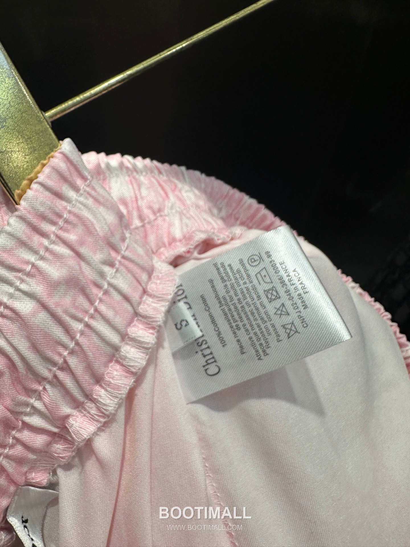 루이비통 2026SS 기능성 패브릭 모노그램 올오버 로고밴딩 루즈핏 롱팬츠 Louis Vuitton 2026 SS Functional Fabric Monogram All Over Logo Elastic Waist Loose Fit Long Pants 16