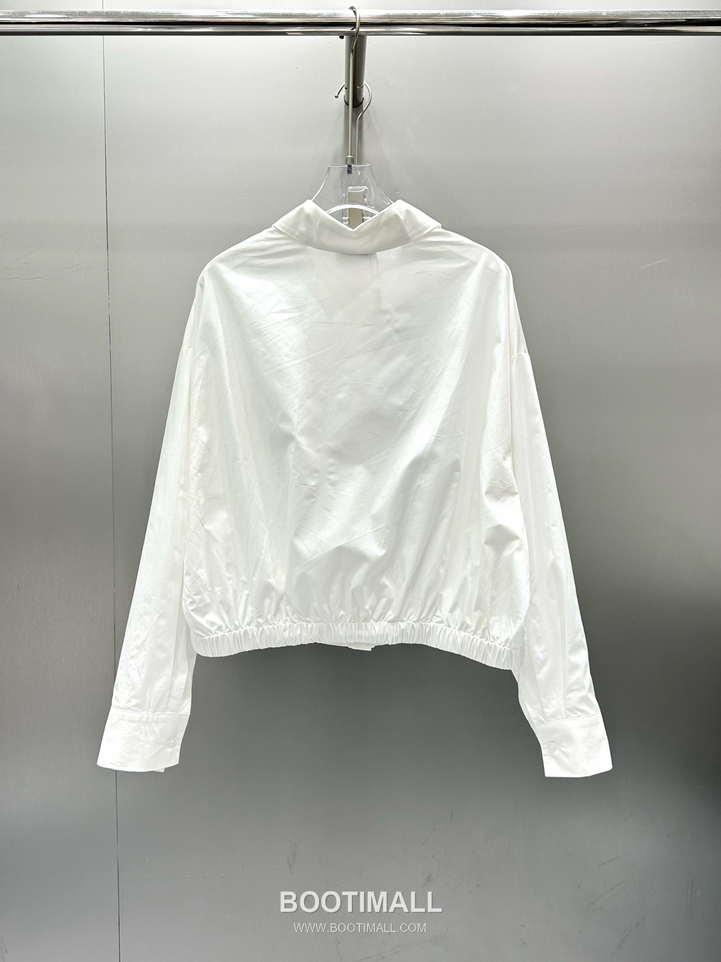 로에베 2026SS 코튼 아나그램 로고자수 크롭핏 긴팔 셔츠 Loewe 2026 SS Cotton Anagram Logo Embroidered Cropped Fit Long Sleeve Shirt 18
