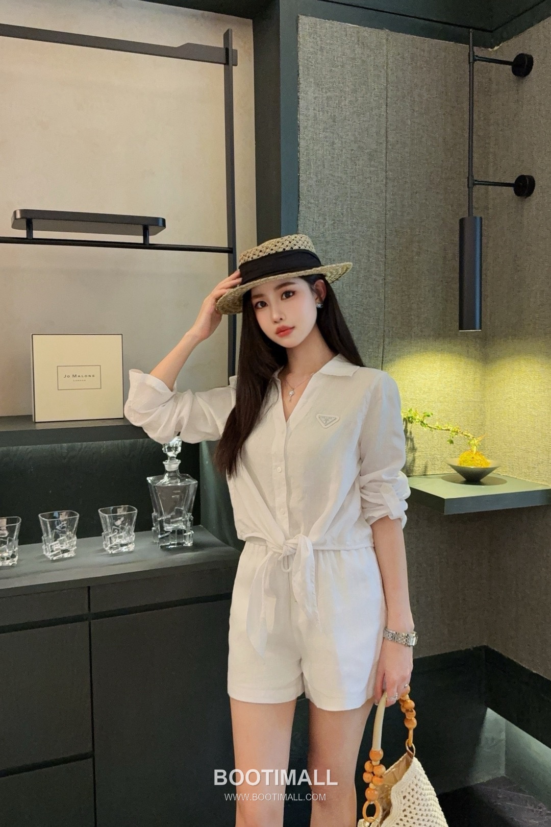 프라다 2026SS 린넨코튼 혼방 트라이앵글로고 매듭 크롭핏 7부소매 셔츠 Prada 2026 SS Linen Cotton Blend Triangle Logo Knot Cropped Fit Three Quarter Sleeve Shirt 4