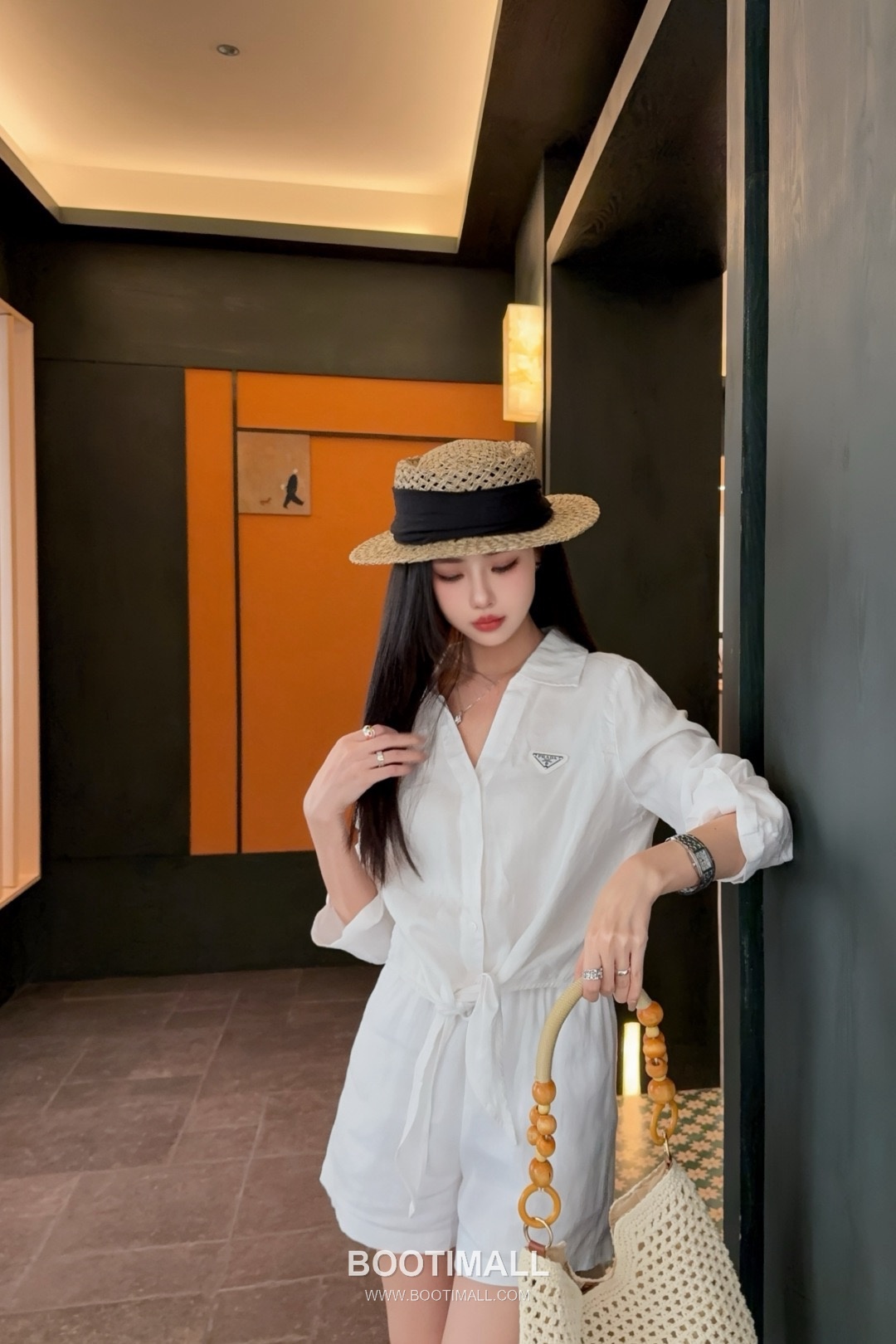 프라다 2026SS 린넨코튼 혼방 트라이앵글로고 매듭 크롭핏 7부소매 셔츠 Prada 2026 SS Linen Cotton Blend Triangle Logo Knot Cropped Fit Three Quarter Sleeve Shirt 6