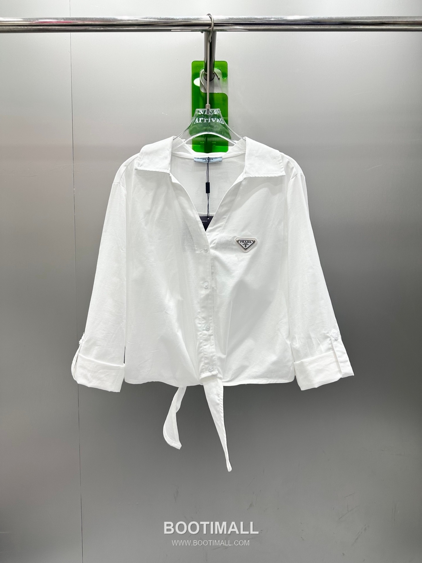 프라다 2026SS 린넨코튼 혼방 트라이앵글로고 매듭 크롭핏 7부소매 셔츠 Prada 2026 SS Linen Cotton Blend Triangle Logo Knot Cropped Fit Three Quarter Sleeve Shirt 10