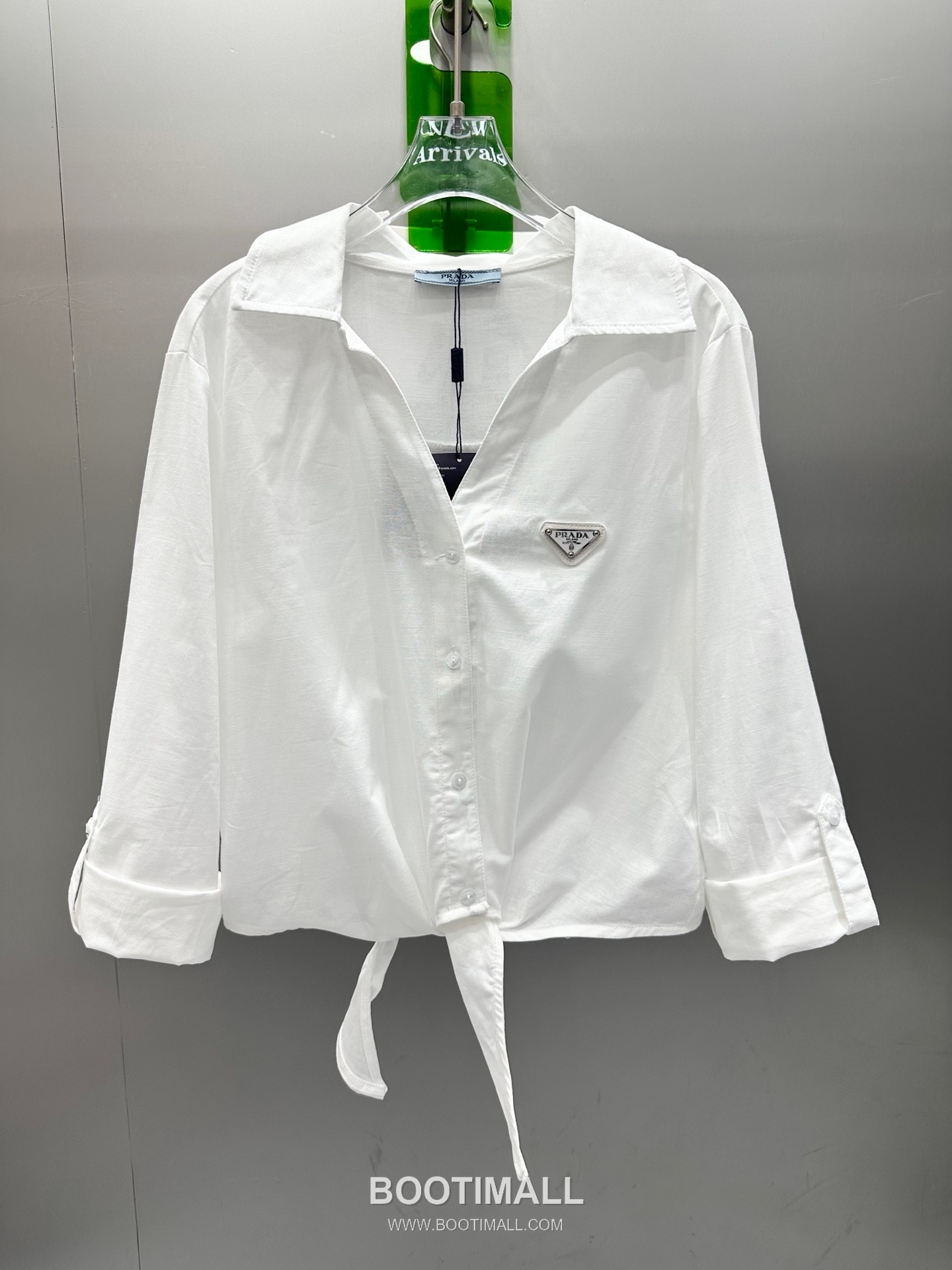 프라다 2026SS 린넨코튼 혼방 트라이앵글로고 매듭 크롭핏 7부소매 셔츠 Prada 2026 SS Linen Cotton Blend Triangle Logo Knot Cropped Fit Three Quarter Sleeve Shirt 11