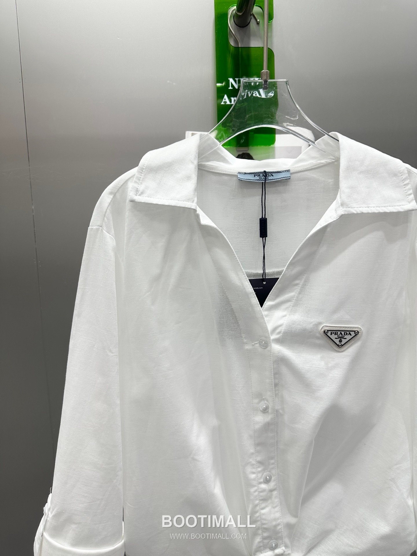 프라다 2026SS 린넨코튼 혼방 트라이앵글로고 매듭 크롭핏 7부소매 셔츠 Prada 2026 SS Linen Cotton Blend Triangle Logo Knot Cropped Fit Three Quarter Sleeve Shirt 12