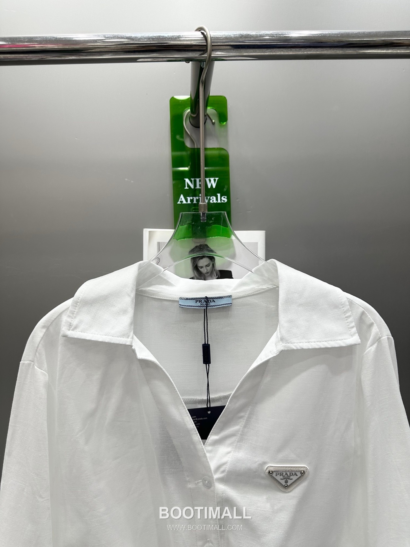 프라다 2026SS 린넨코튼 혼방 트라이앵글로고 매듭 크롭핏 7부소매 셔츠 Prada 2026 SS Linen Cotton Blend Triangle Logo Knot Cropped Fit Three Quarter Sleeve Shirt 13