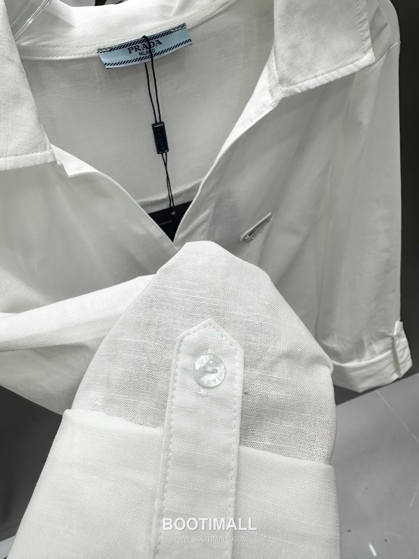 프라다 2026SS 린넨코튼 혼방 트라이앵글로고 매듭 크롭핏 7부소매 셔츠 Prada 2026 SS Linen Cotton Blend Triangle Logo Knot Cropped Fit Three Quarter Sleeve Shirt 15