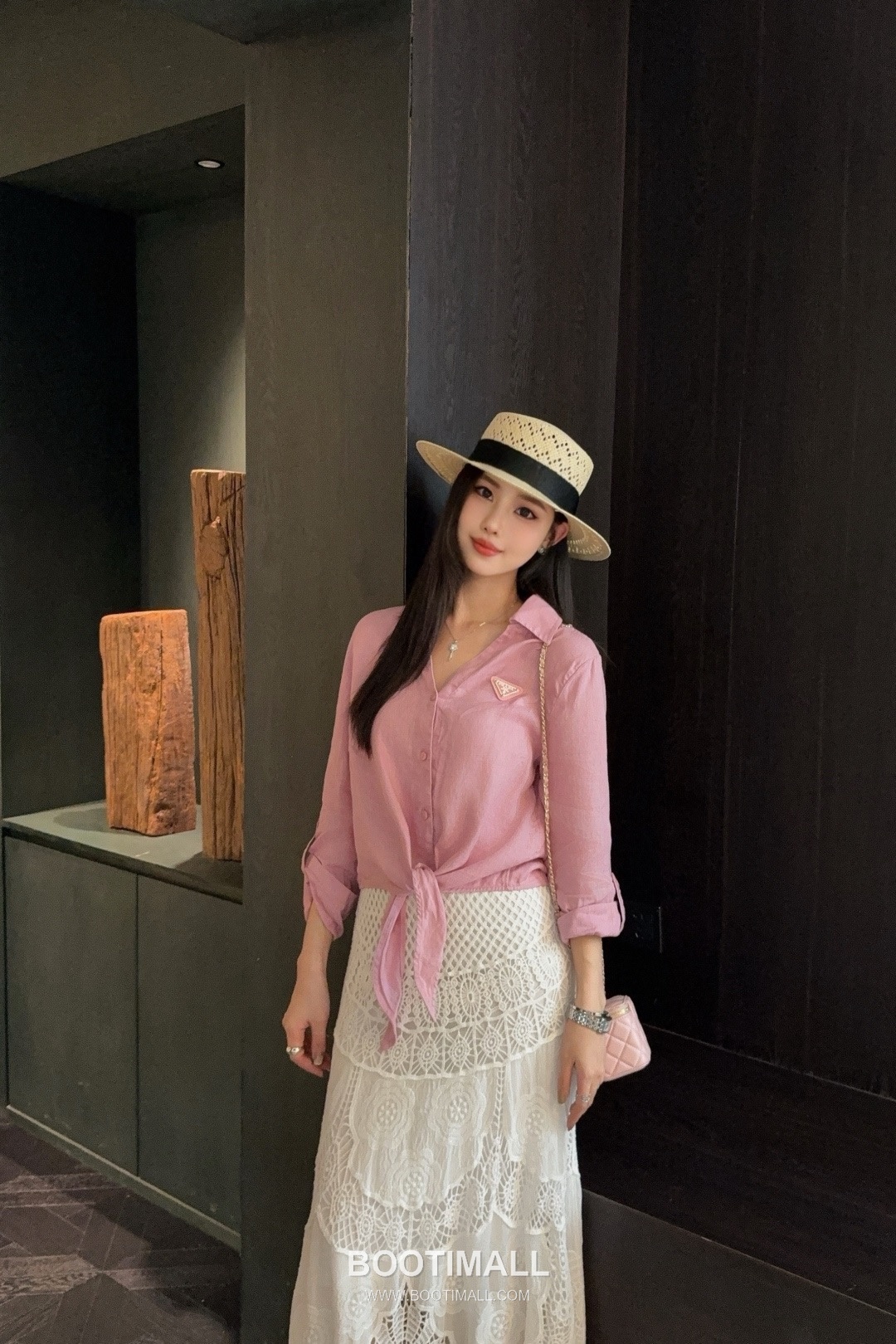 프라다 2026SS 린넨코튼 혼방 트라이앵글로고 매듭 크롭핏 7부소매 셔츠 Prada 2026 SS Linen Cotton Blend Triangle Logo Knot Cropped Fit Three Quarter Sleeve Shirt 2