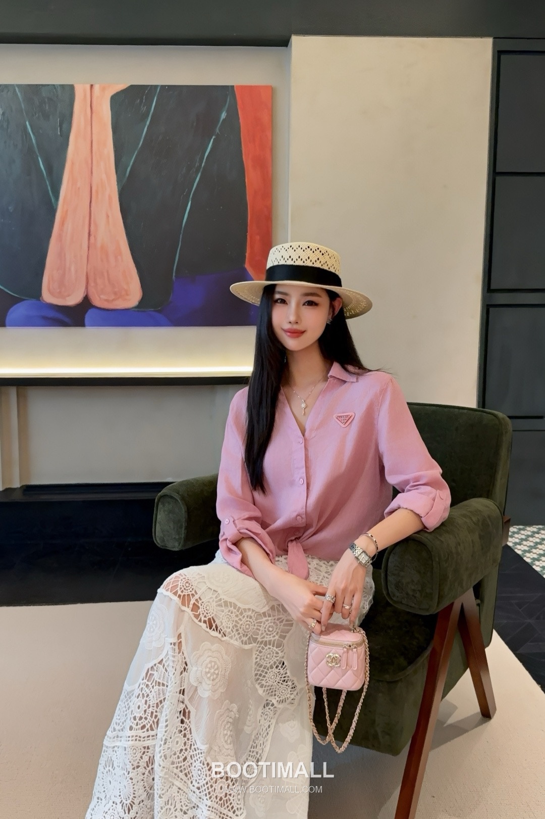 프라다 2026SS 린넨코튼 혼방 트라이앵글로고 매듭 크롭핏 7부소매 셔츠 Prada 2026 SS Linen Cotton Blend Triangle Logo Knot Cropped Fit Three Quarter Sleeve Shirt 4