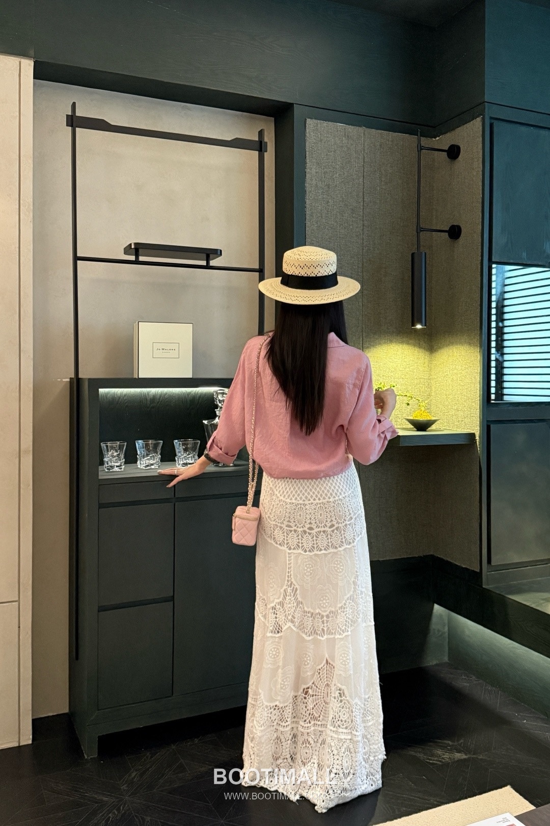 프라다 2026SS 린넨코튼 혼방 트라이앵글로고 매듭 크롭핏 7부소매 셔츠 Prada 2026 SS Linen Cotton Blend Triangle Logo Knot Cropped Fit Three Quarter Sleeve Shirt 6