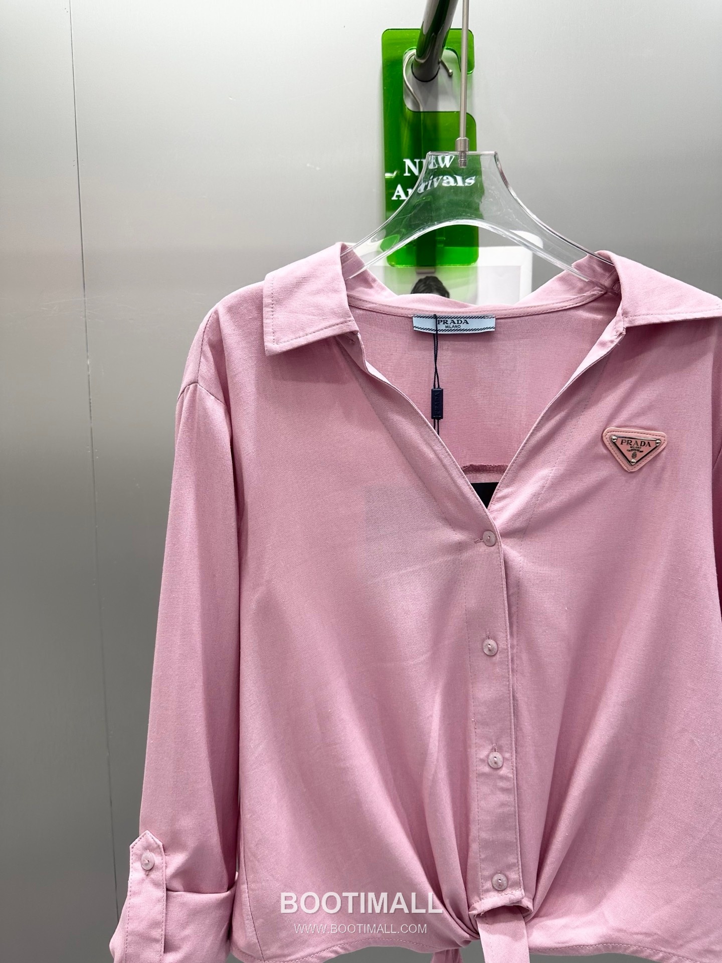 프라다 2026SS 린넨코튼 혼방 트라이앵글로고 매듭 크롭핏 7부소매 셔츠 Prada 2026 SS Linen Cotton Blend Triangle Logo Knot Cropped Fit Three Quarter Sleeve Shirt 12