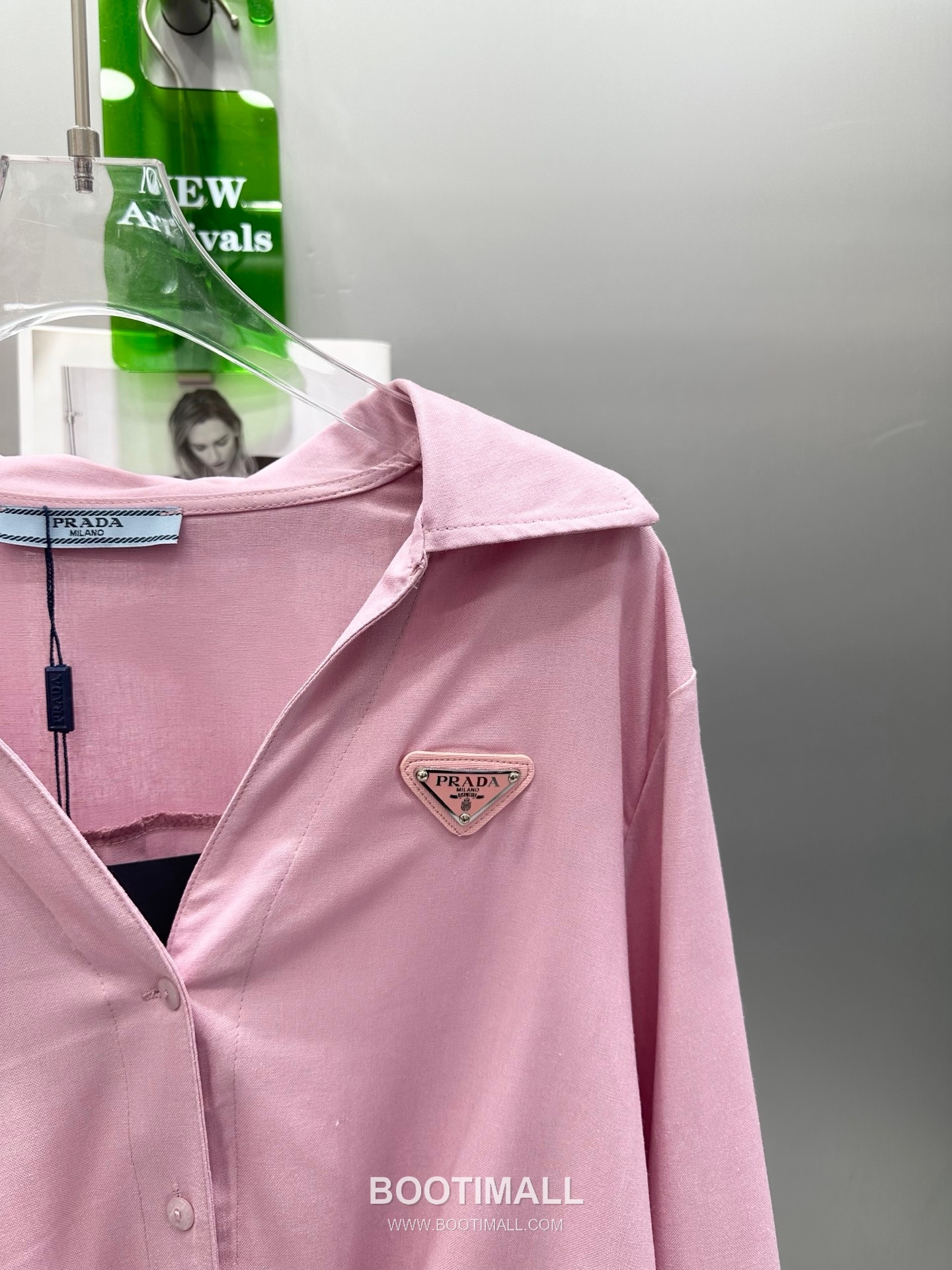 프라다 2026SS 린넨코튼 혼방 트라이앵글로고 매듭 크롭핏 7부소매 셔츠 Prada 2026 SS Linen Cotton Blend Triangle Logo Knot Cropped Fit Three Quarter Sleeve Shirt 13