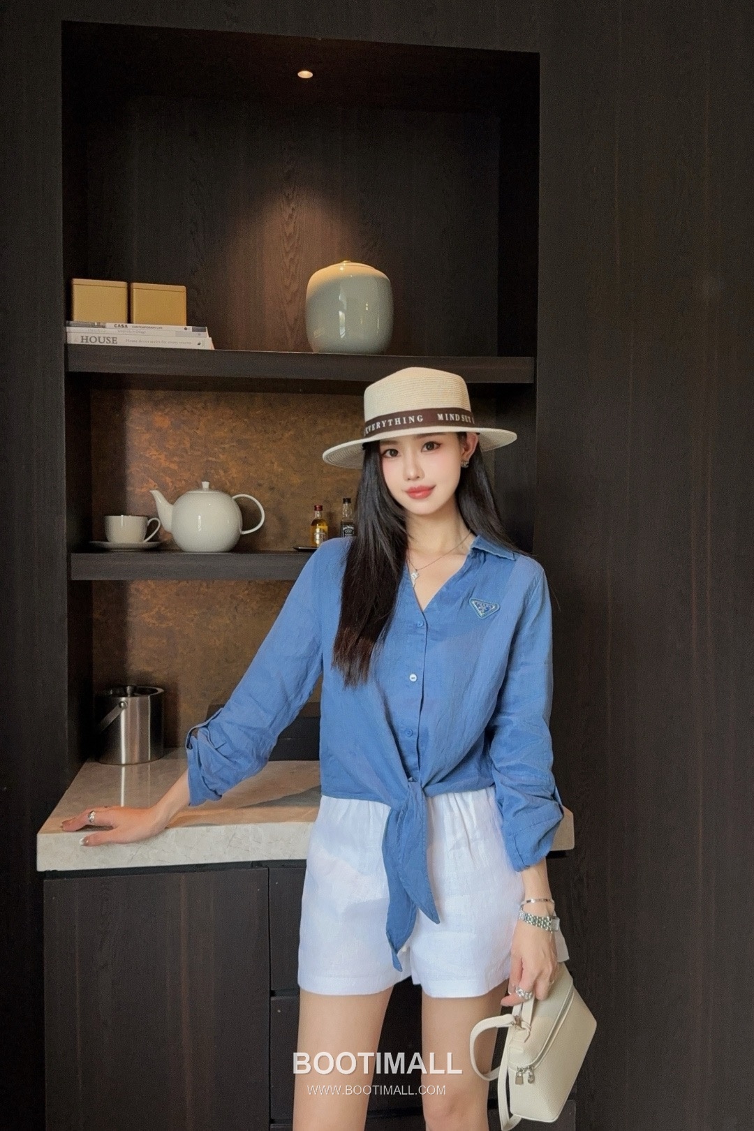 프라다 2026SS 린넨코튼 혼방 트라이앵글로고 매듭 크롭핏 7부소매 셔츠 Prada 2026 SS Linen Cotton Blend Triangle Logo Knot Cropped Fit Three Quarter Sleeve Shirt 5