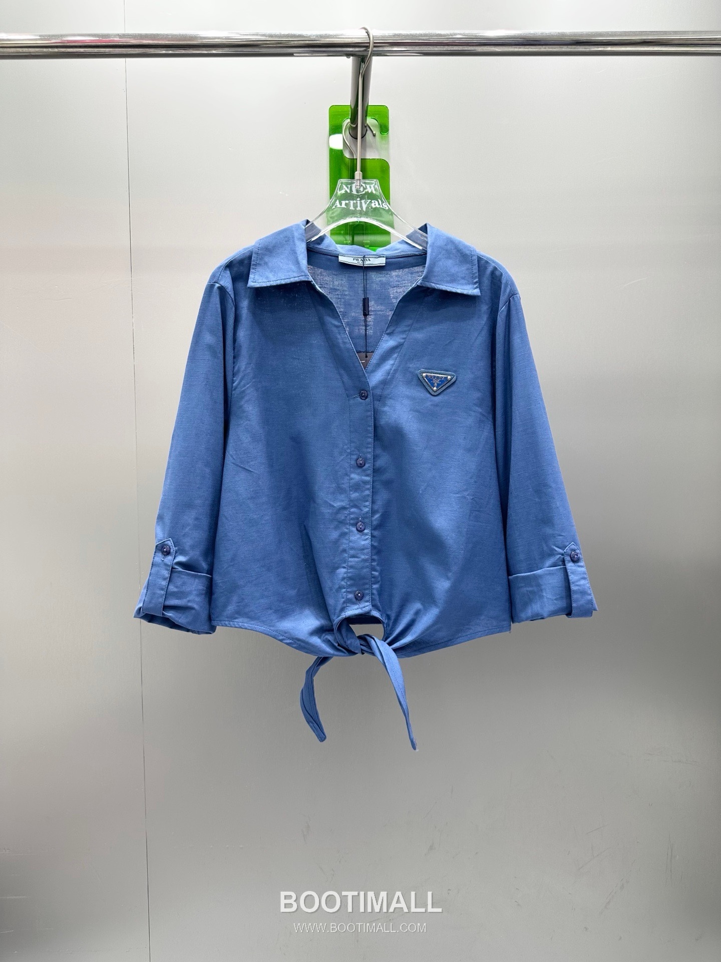 프라다 2026SS 린넨코튼 혼방 트라이앵글로고 매듭 크롭핏 7부소매 셔츠 Prada 2026 SS Linen Cotton Blend Triangle Logo Knot Cropped Fit Three Quarter Sleeve Shirt 10