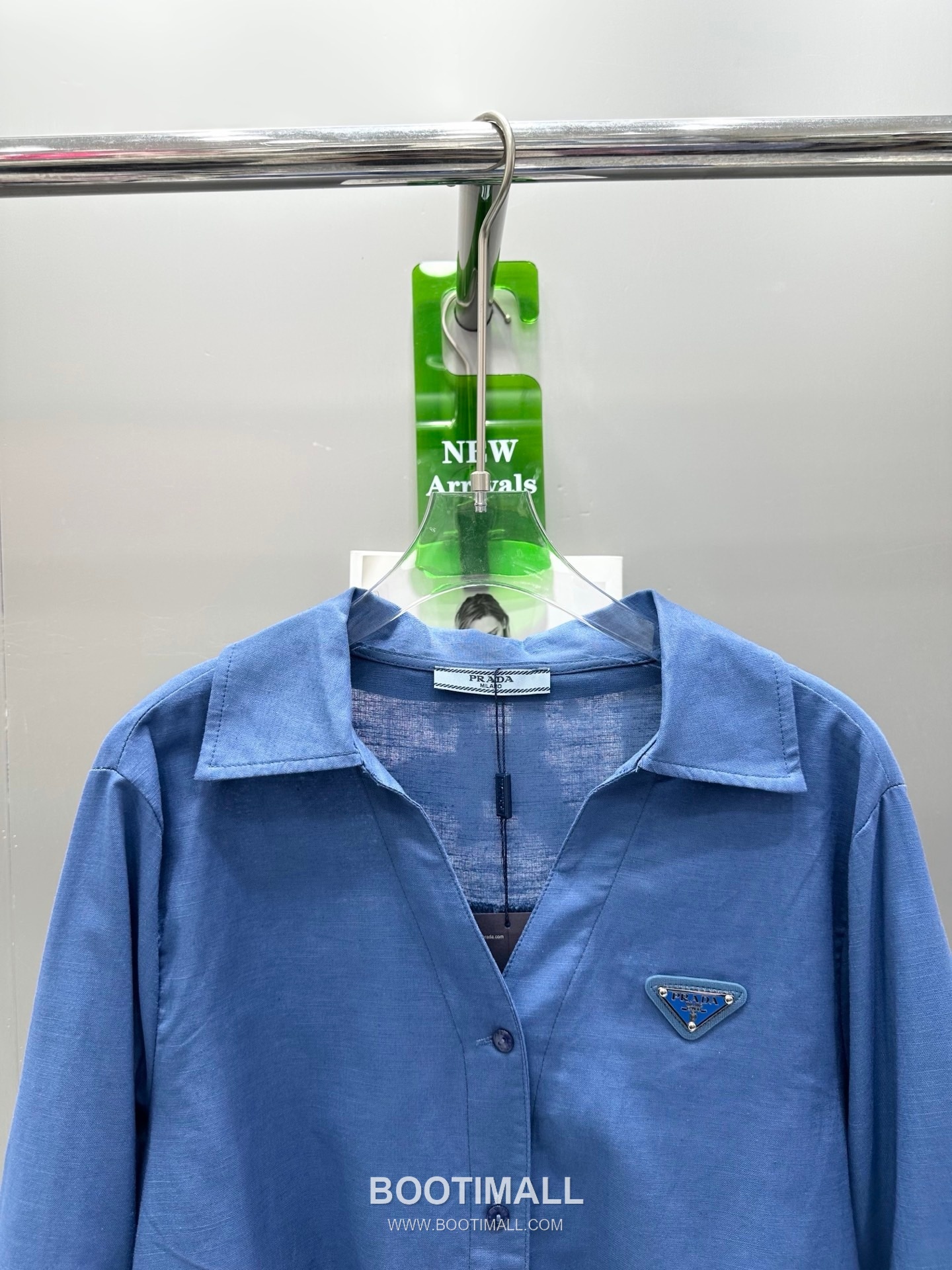 프라다 2026SS 린넨코튼 혼방 트라이앵글로고 매듭 크롭핏 7부소매 셔츠 Prada 2026 SS Linen Cotton Blend Triangle Logo Knot Cropped Fit Three Quarter Sleeve Shirt 13