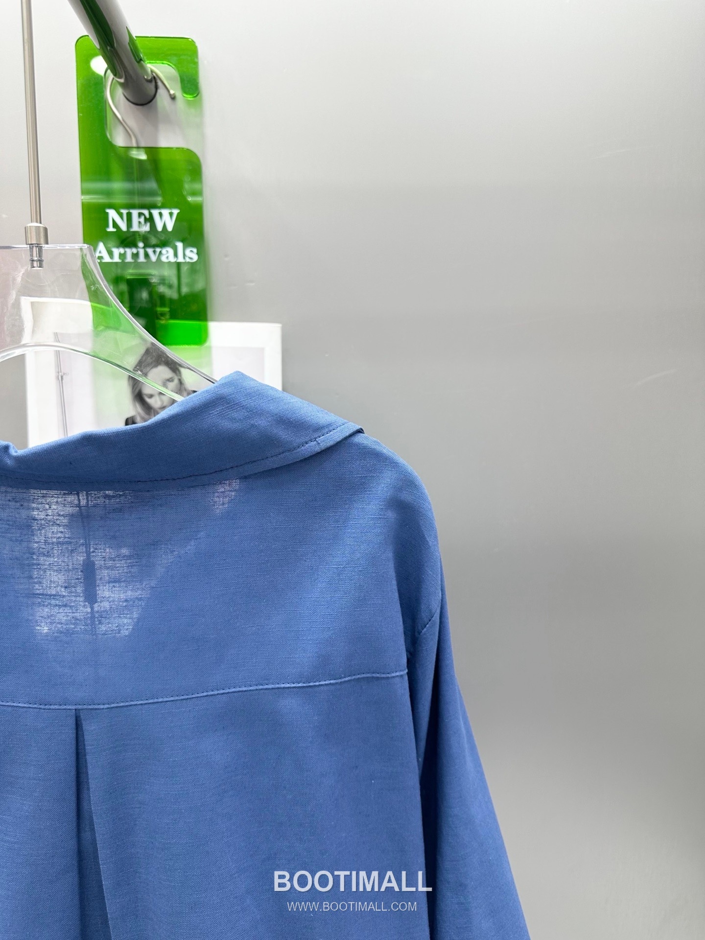 프라다 2026SS 린넨코튼 혼방 트라이앵글로고 매듭 크롭핏 7부소매 셔츠 Prada 2026 SS Linen Cotton Blend Triangle Logo Knot Cropped Fit Three Quarter Sleeve Shirt 17