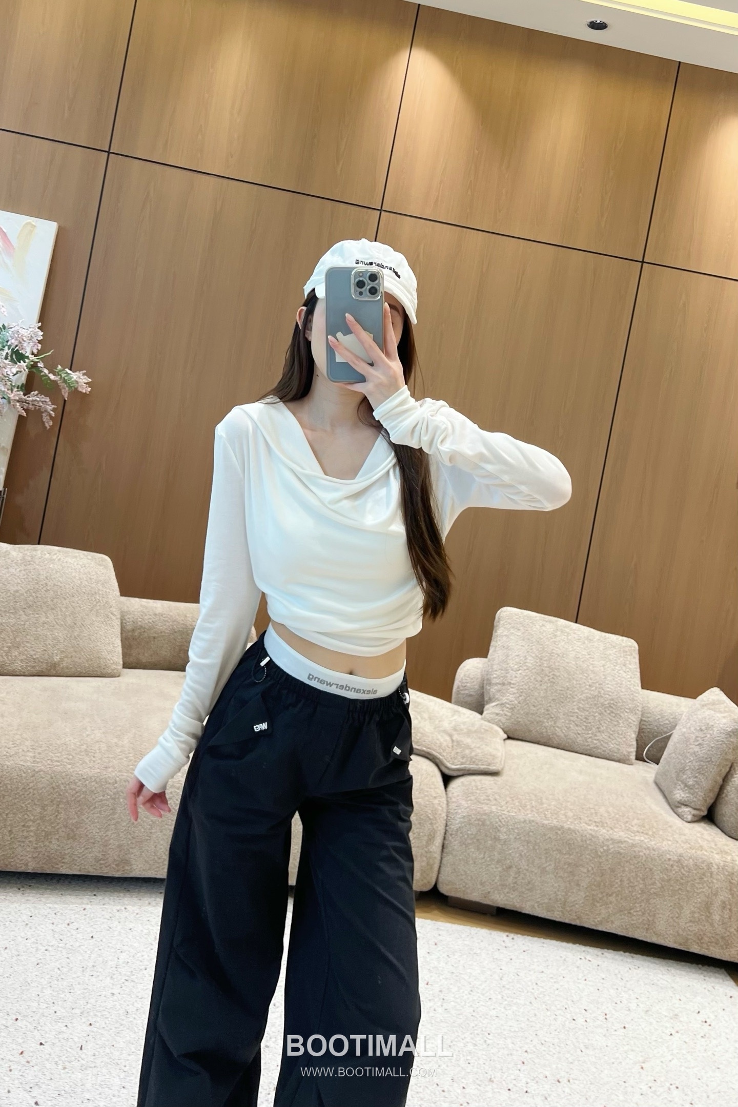 프라다 2026SS 기능성 패브릭 로고웨빙 더블웨이스트 루즈핏 카고팬츠 Prada 2026 SS Functional Fabric Logo Webbing Double Waist Loose Fit Cargo Pants 5