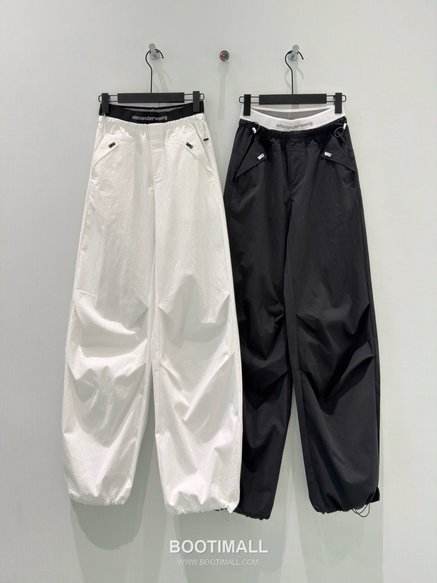 프라다 2026SS 기능성 패브릭 로고웨빙 더블웨이스트 루즈핏 카고팬츠 Prada 2026 SS Functional Fabric Logo Webbing Double Waist Loose Fit Cargo Pants 10