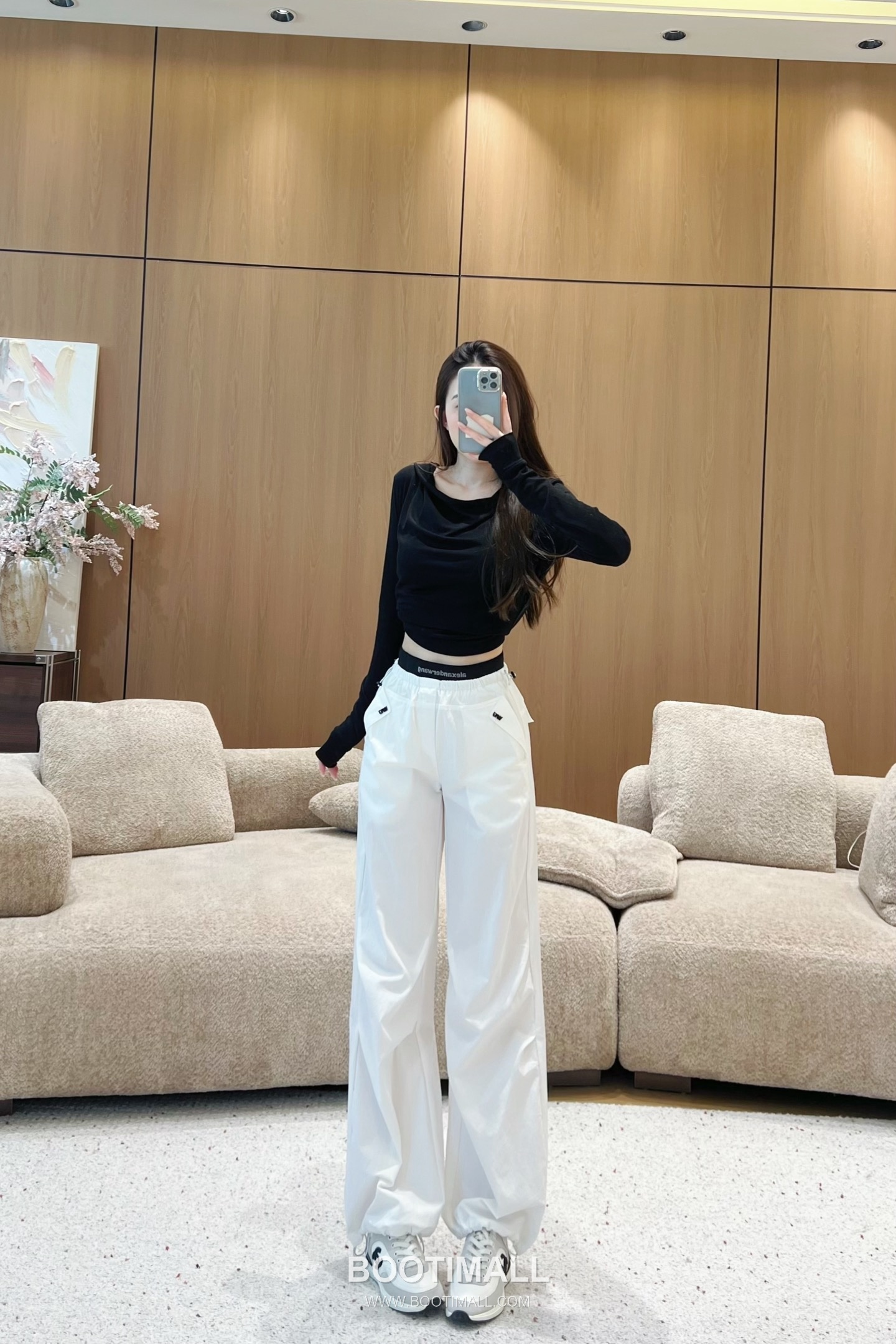 프라다 2026SS 기능성 패브릭 로고웨빙 더블웨이스트 루즈핏 카고팬츠 Prada 2026 SS Functional Fabric Logo Webbing Double Waist Loose Fit Cargo Pants 2