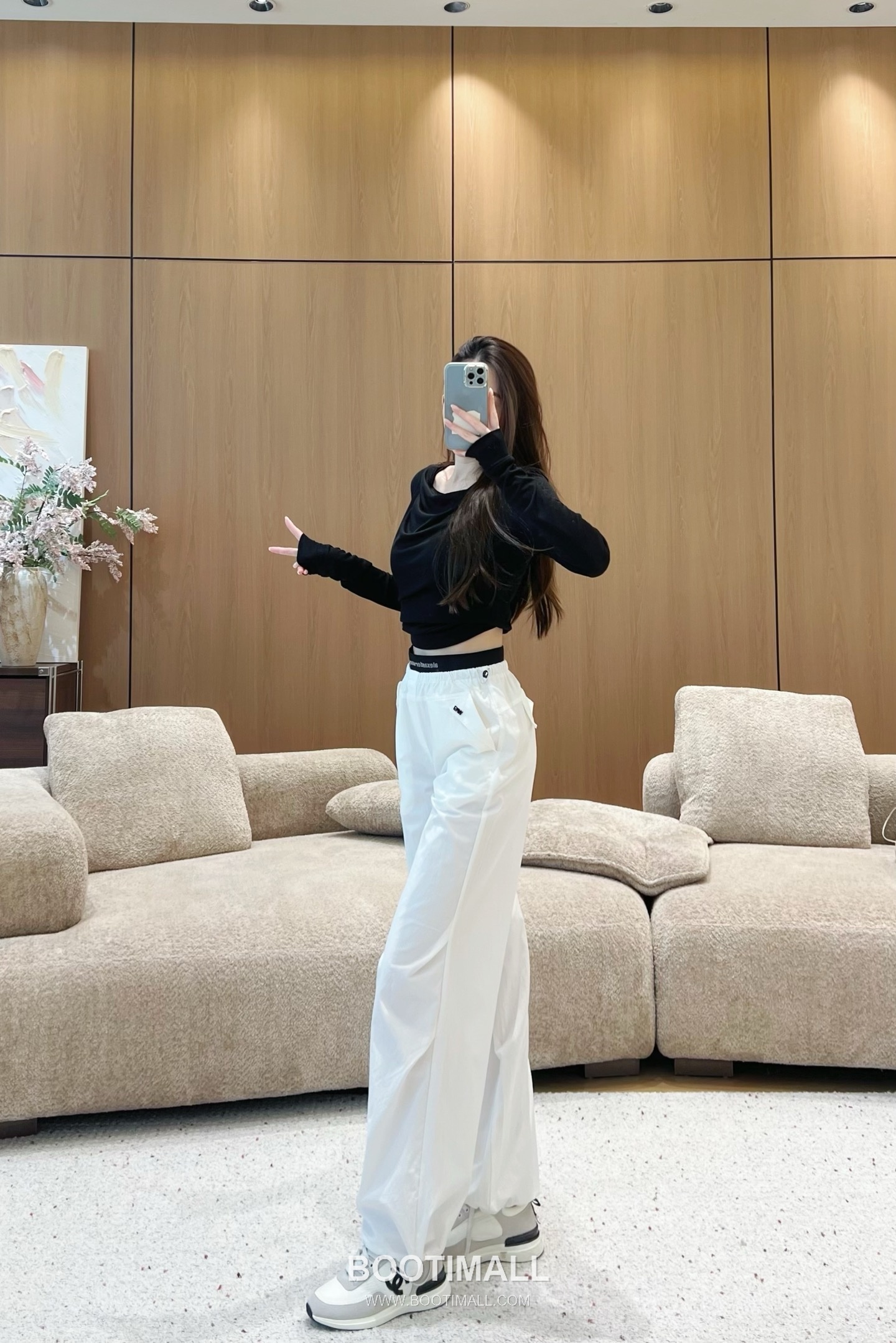 프라다 2026SS 기능성 패브릭 로고웨빙 더블웨이스트 루즈핏 카고팬츠 Prada 2026 SS Functional Fabric Logo Webbing Double Waist Loose Fit Cargo Pants 3