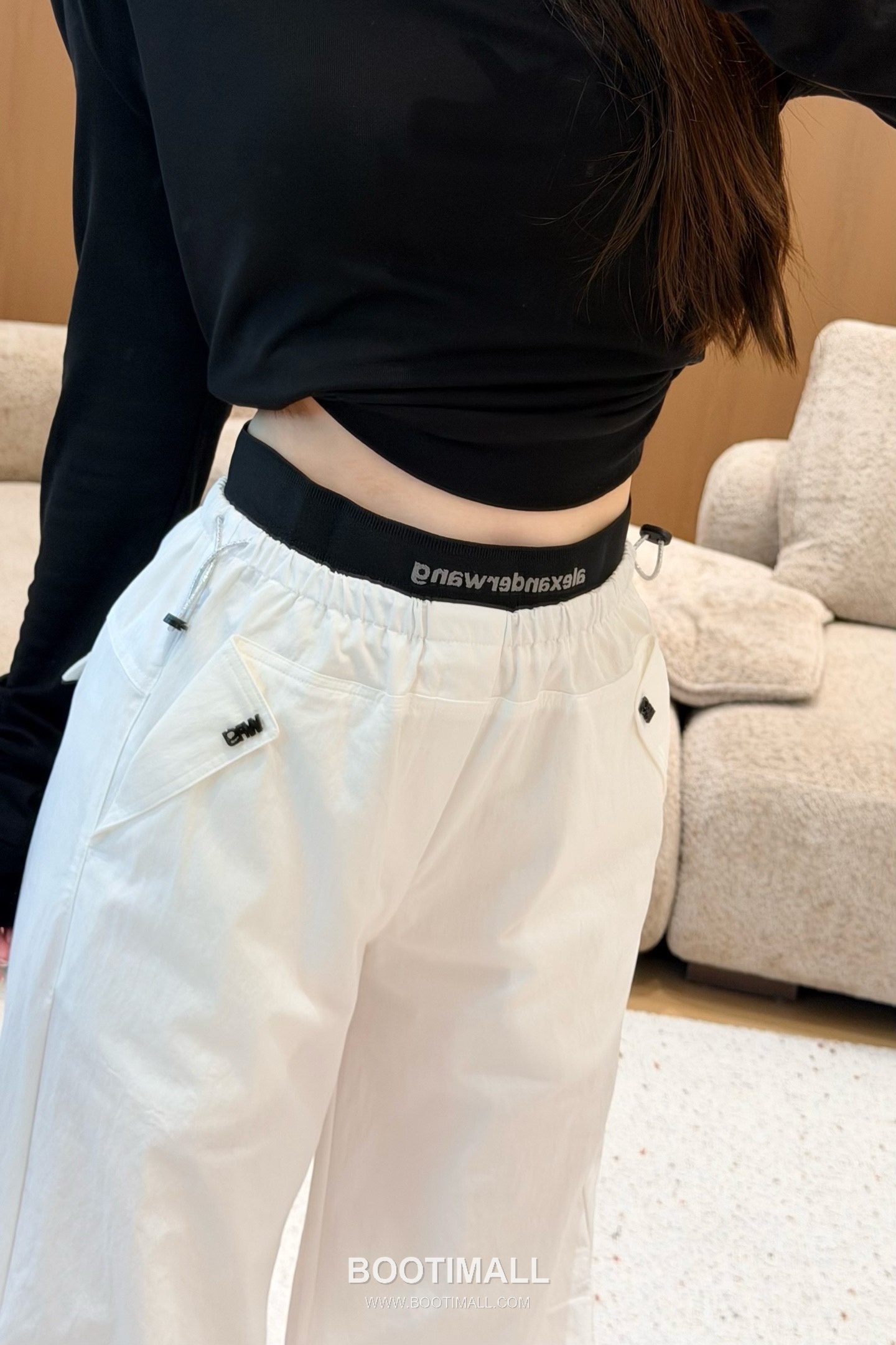 프라다 2026SS 기능성 패브릭 로고웨빙 더블웨이스트 루즈핏 카고팬츠 Prada 2026 SS Functional Fabric Logo Webbing Double Waist Loose Fit Cargo Pants 6