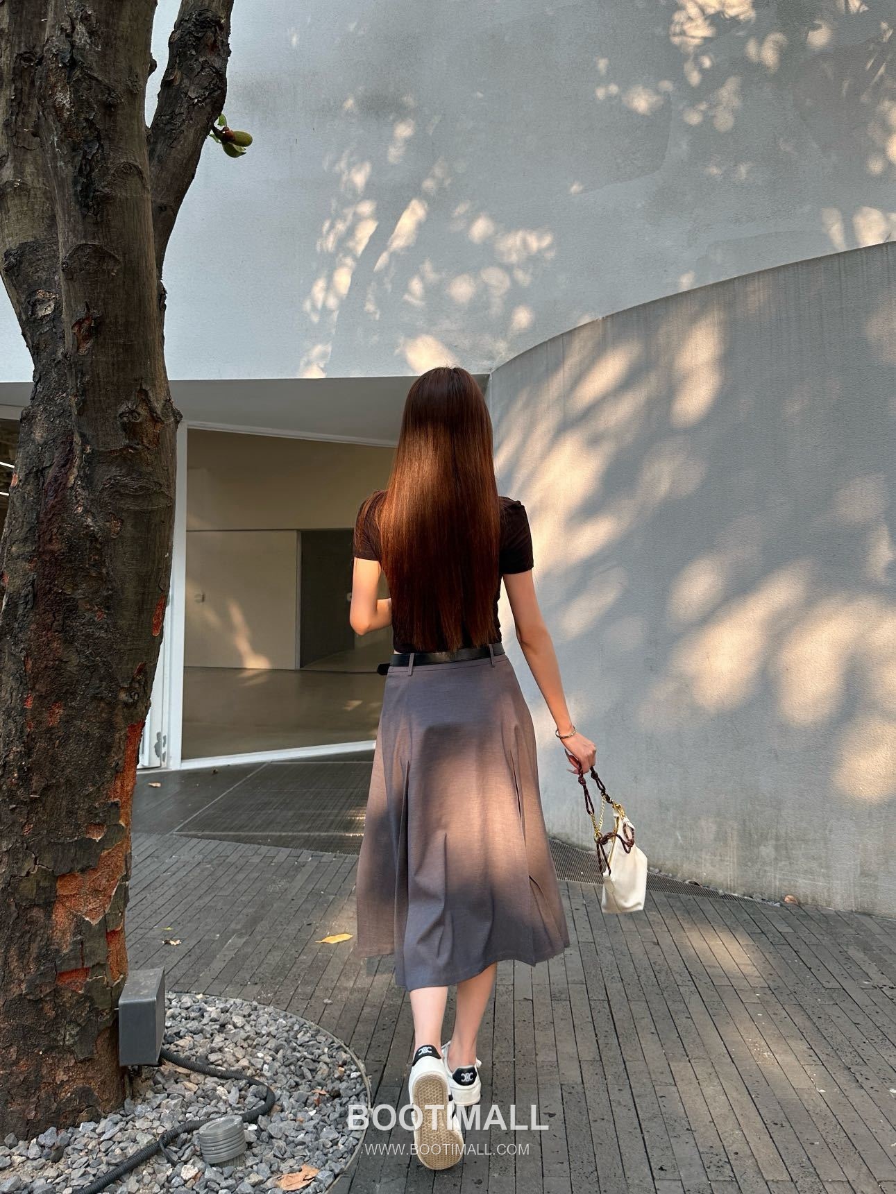 프라다 2026SS 기능성 패브릭 플리츠 벨티드 하이웨스트 A라인 미디 스커트 Prada 2026 SS Functional Fabric Pleated Belted High Waist A Line Midi Skirt 8