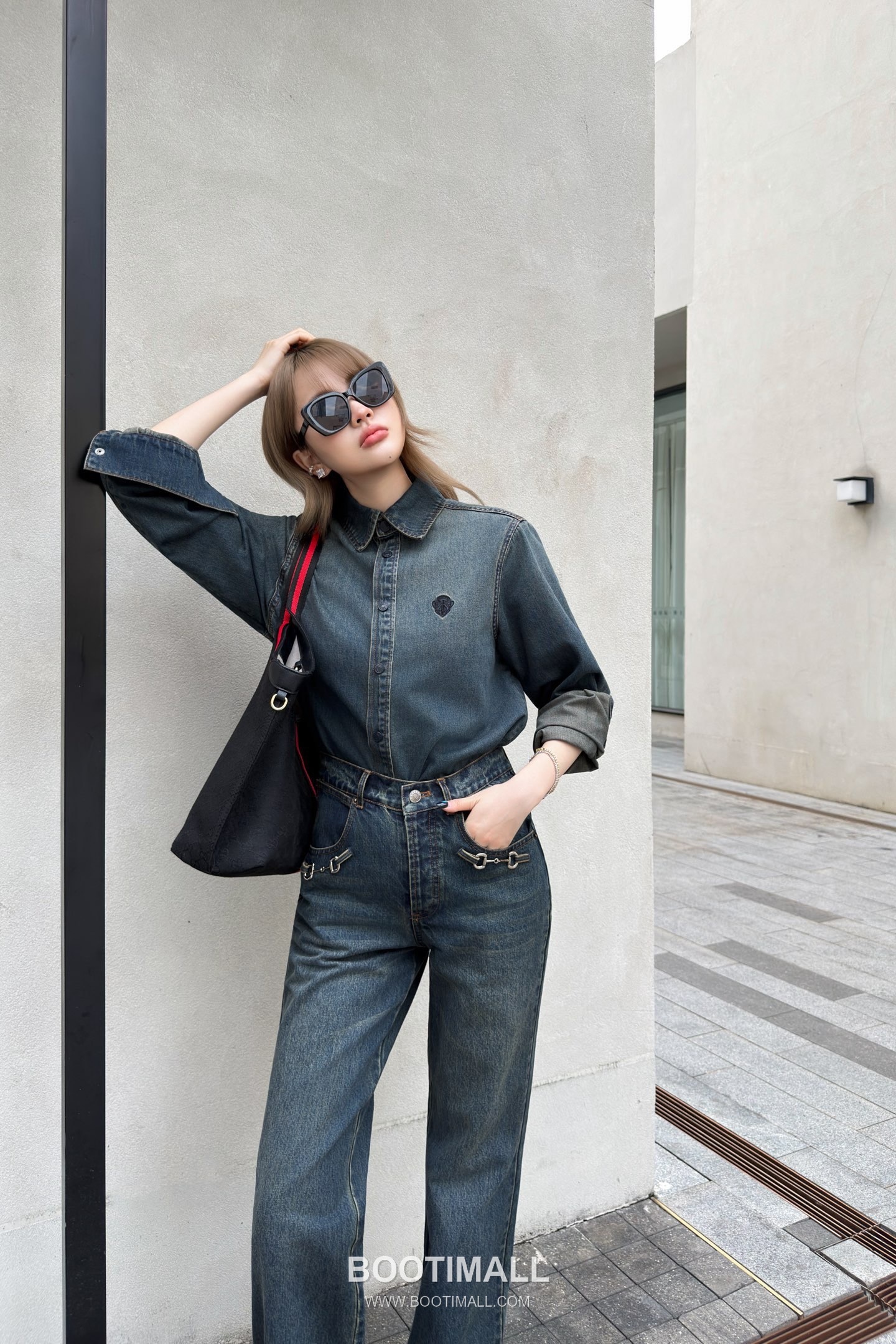 구찌 2026SS 코튼 데님 홀스빗 장식 로우라이즈 세미와이드 스트레이트핏 롱팬츠 Gucci 2026 SS Cotton Denim Horsebit Detail Low Rise Semi Wide Straight Fit Long Pants 5