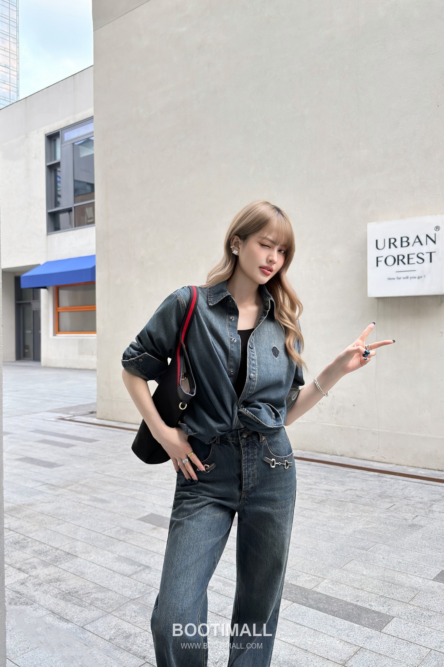 구찌 2026SS 코튼 데님 홀스빗 장식 로우라이즈 세미와이드 스트레이트핏 롱팬츠 Gucci 2026 SS Cotton Denim Horsebit Detail Low Rise Semi Wide Straight Fit Long Pants 8