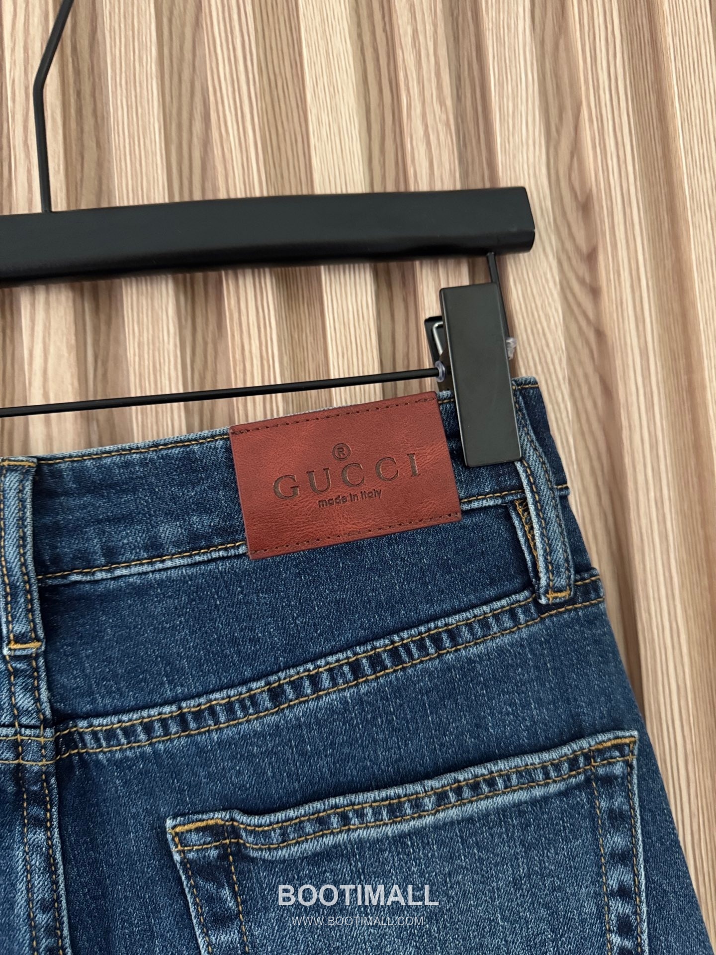 구찌 2026SS 코튼 데님 홀스빗 장식 로우라이즈 세미와이드 스트레이트핏 롱팬츠 Gucci 2026 SS Cotton Denim Horsebit Detail Low Rise Semi Wide Straight Fit Long Pants 11