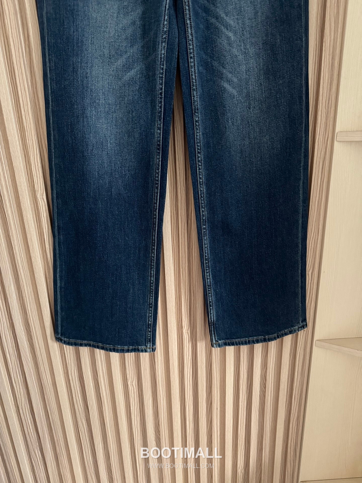 구찌 2026SS 코튼 데님 홀스빗 장식 로우라이즈 세미와이드 스트레이트핏 롱팬츠 Gucci 2026 SS Cotton Denim Horsebit Detail Low Rise Semi Wide Straight Fit Long Pants 14