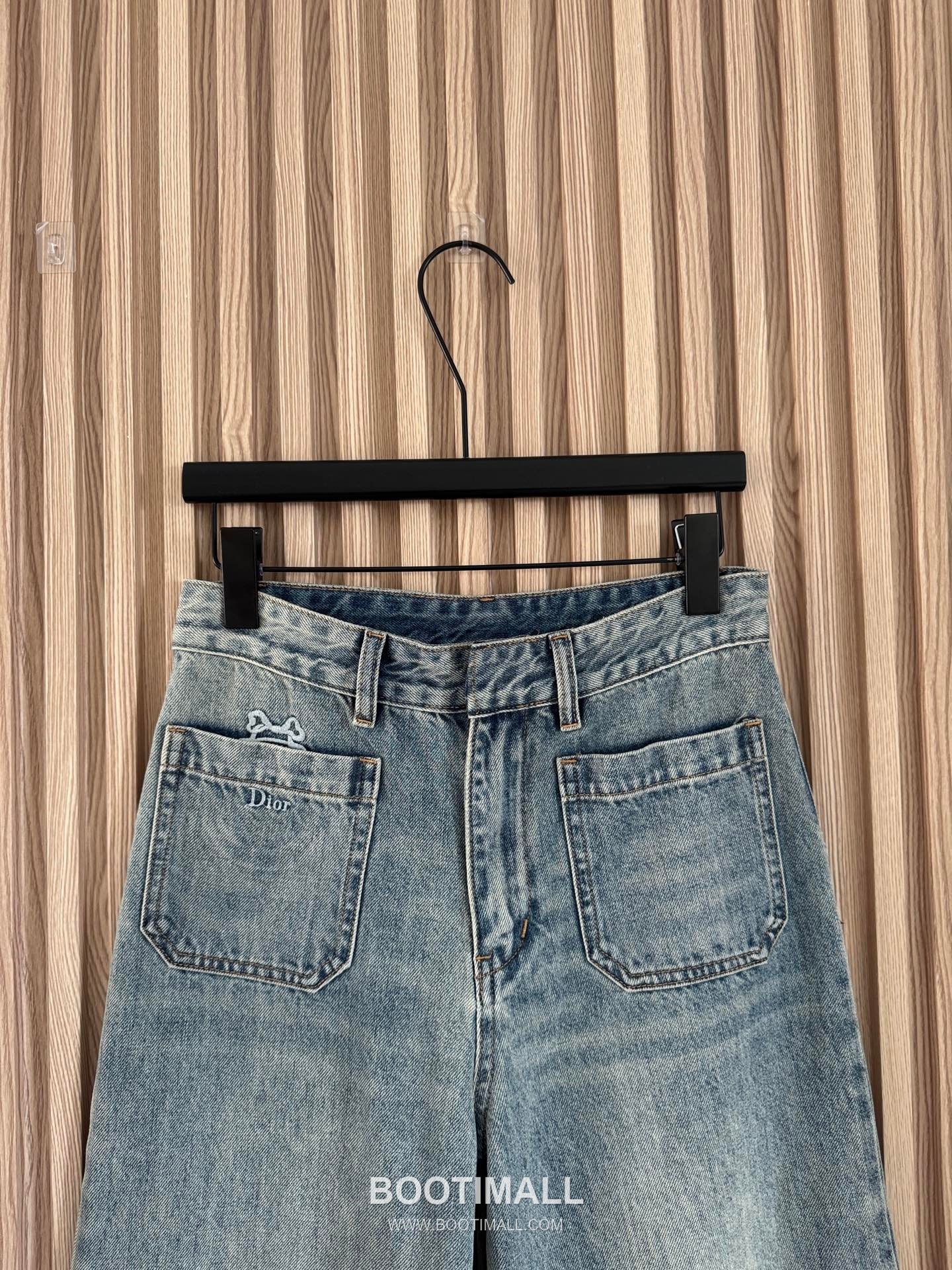 디올 2026SS 코튼 데님 리본자수 로고자수 스트레이트핏 롱팬츠 Dior 2026 SS Cotton Denim Bow Embroidery Logo Embroidered Straight Fit Long Pants 5