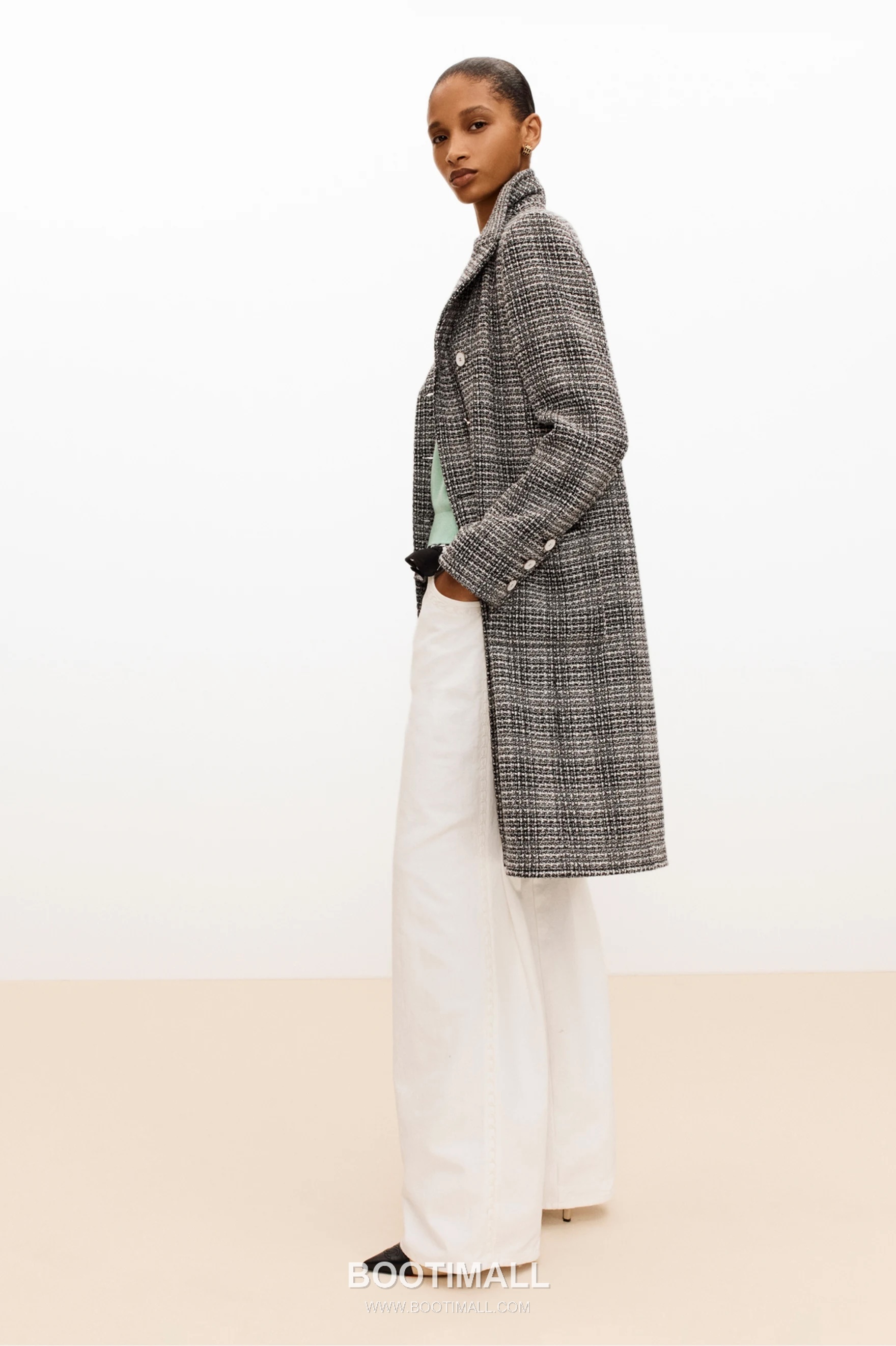 브루넬로 쿠치넬리 2026SS 코튼 데님 크롭 세미와이드 스트레이트핏 7부 팬츠 Brunello Cucinelli 2026 SS Cotton Denim Cropped Semi Wide Straight Fit Capri Pants 2