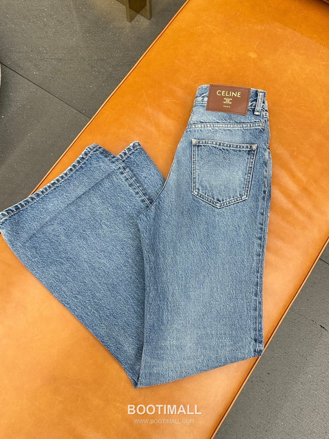 셀린느 2026SS 코튼 데님 싱글버튼 하이웨스트 부츠컷 롱팬츠 Celine 2026 SS Cotton Denim Single Button High Waist Bootcut Long Pants 5